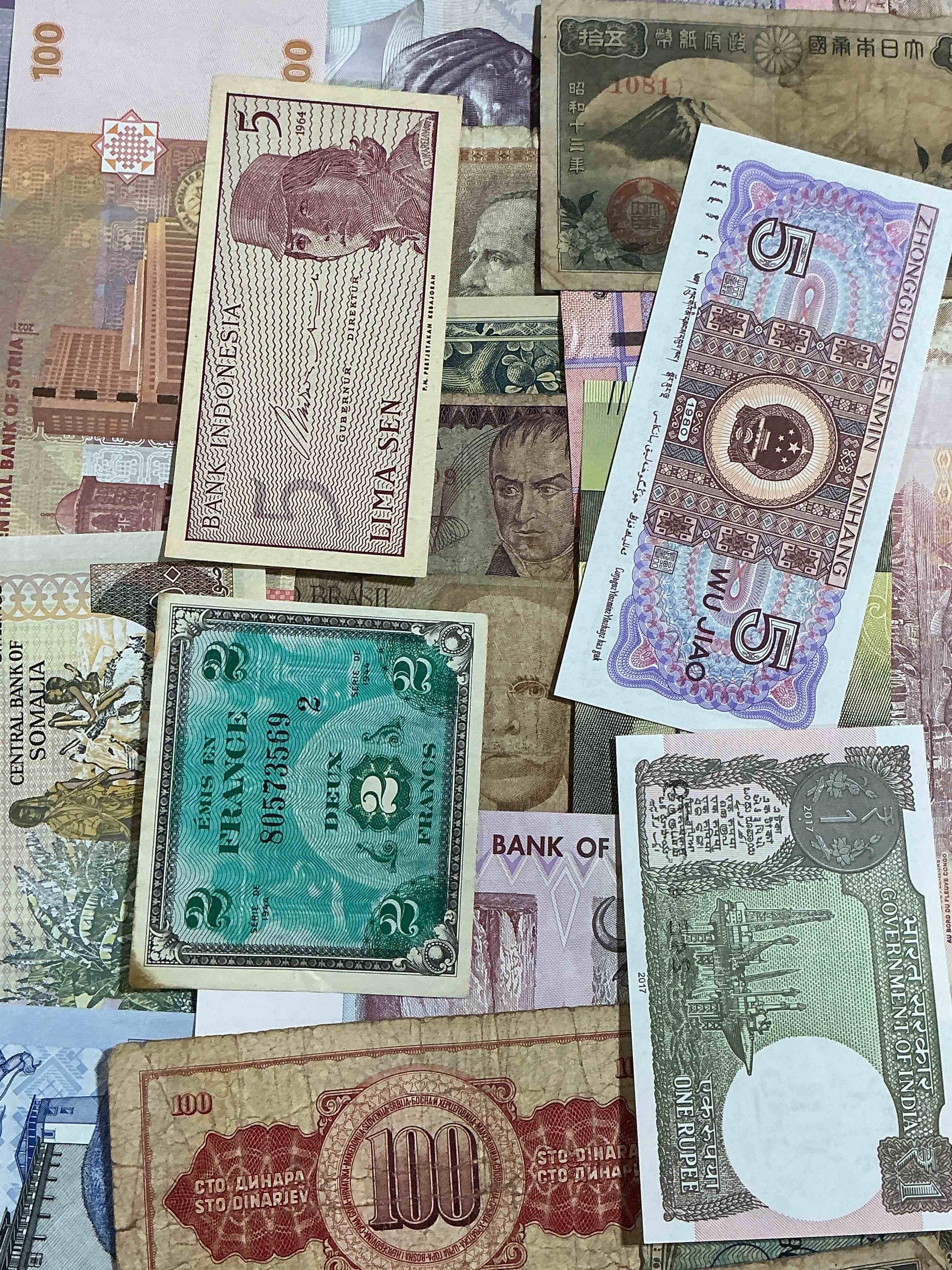 Condition photo showing Good Condition for world antique & modern authentic paper money! genuine paper currency from around the world, all bills unique & typically span the last 100 years or so! in circulated & uncirculated condition! impossible to collect!