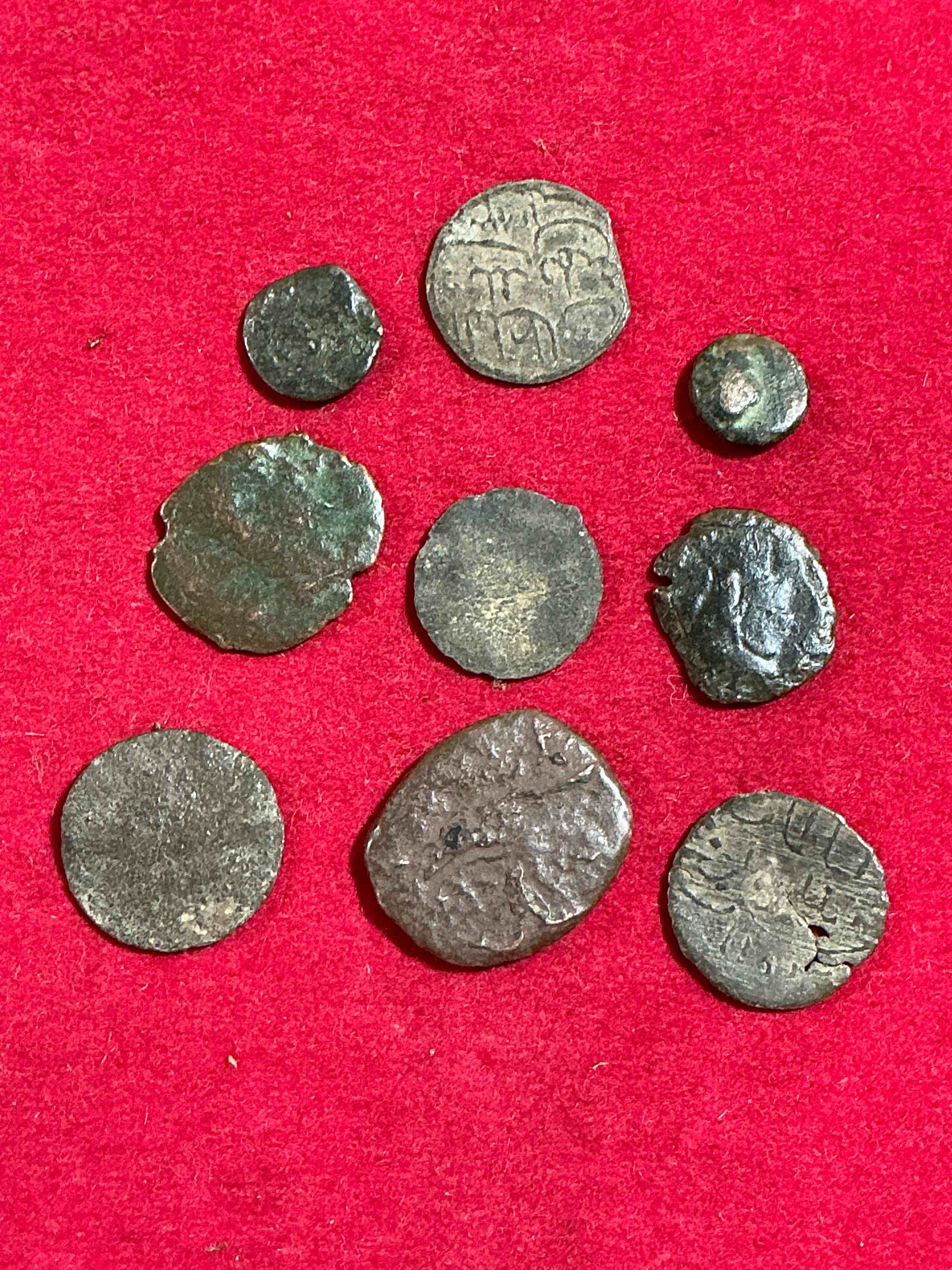 ancient roman coins! 1,600-1700 years old approximately! check out these amazing authentic pieces of history, ancient roman bronze coins from the approx 300 to 400 a.d era... serious pieces of history & serious colléctor items! own authentic pieces of ancient history!
