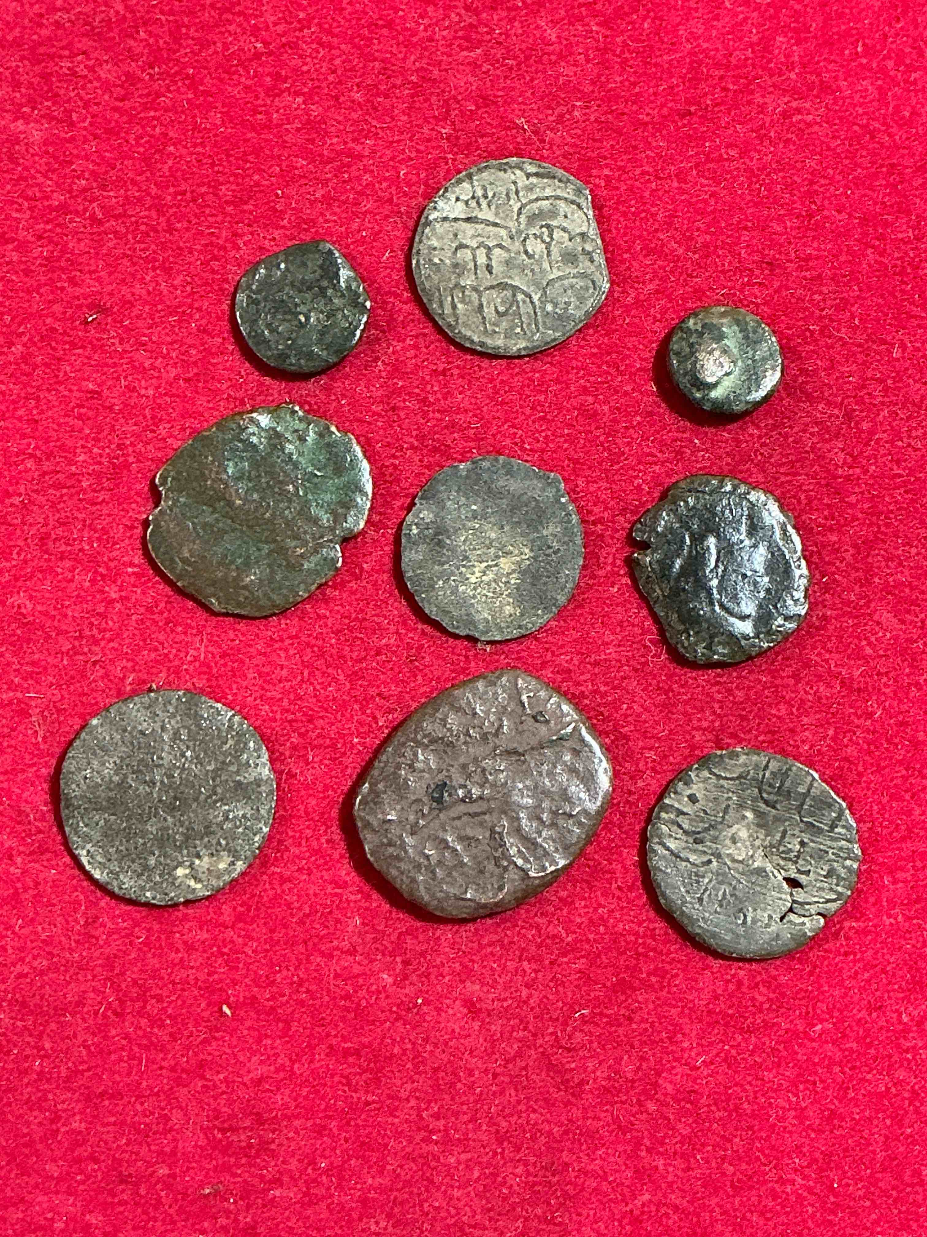 Condition photo showing Good Condition for ancient roman coins! 1,600-1700 years old approximately! check out these amazing authentic pieces of history, ancient roman bronze coins from the approx 300 to 400 a.d era... serious pieces of history & serious colléctor items! own authentic pieces of ancient history!