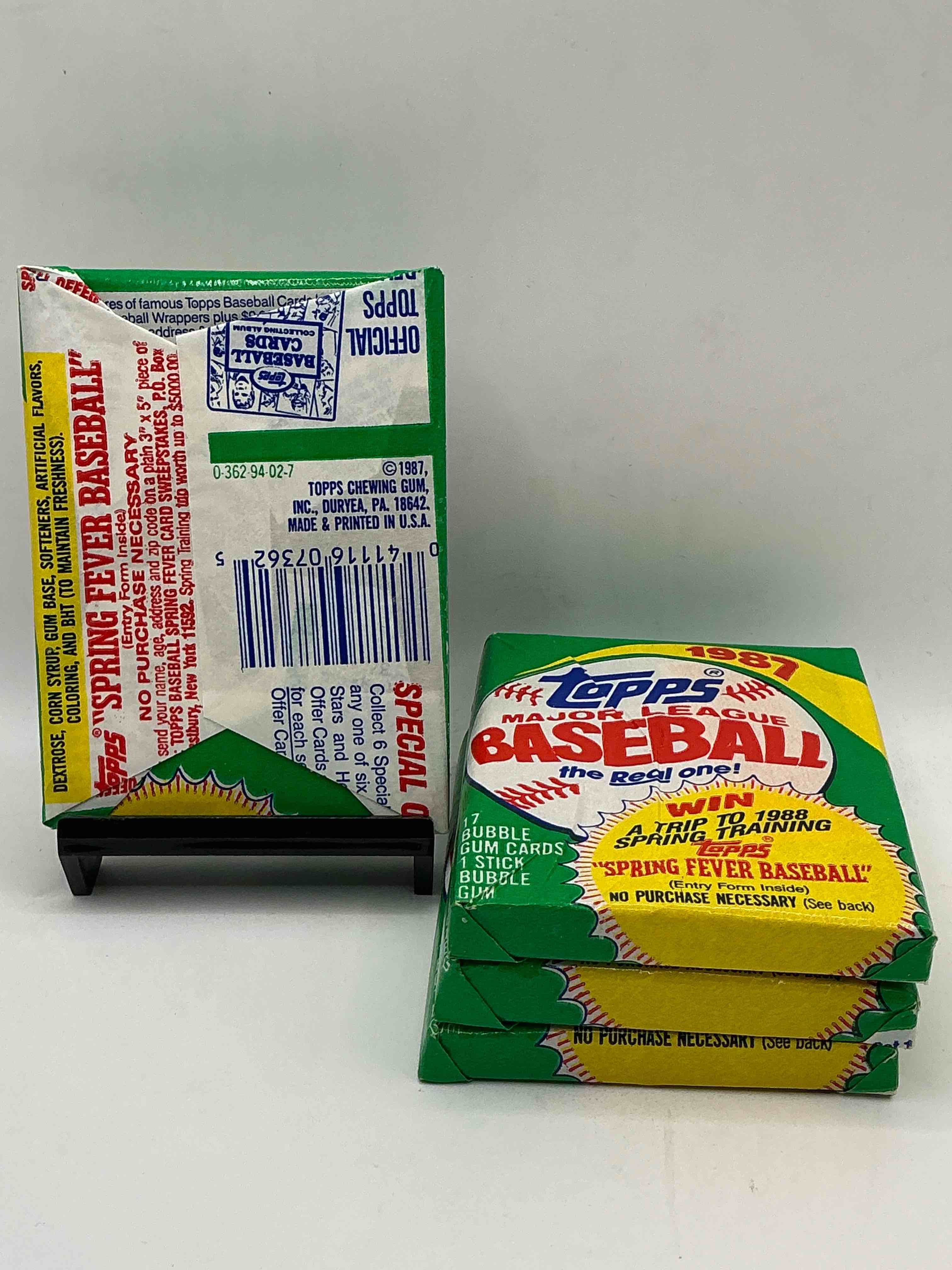 Condition photo showing New/Like New for loaded! 1987 topps baseball unopened sports card collectible wax pack, direct from original retail case! 1987 topps baseball is a loaded year with rookie cards from barry bonds (psa 10 $300+), bo jackson, jose canseco & more! excellent condition!