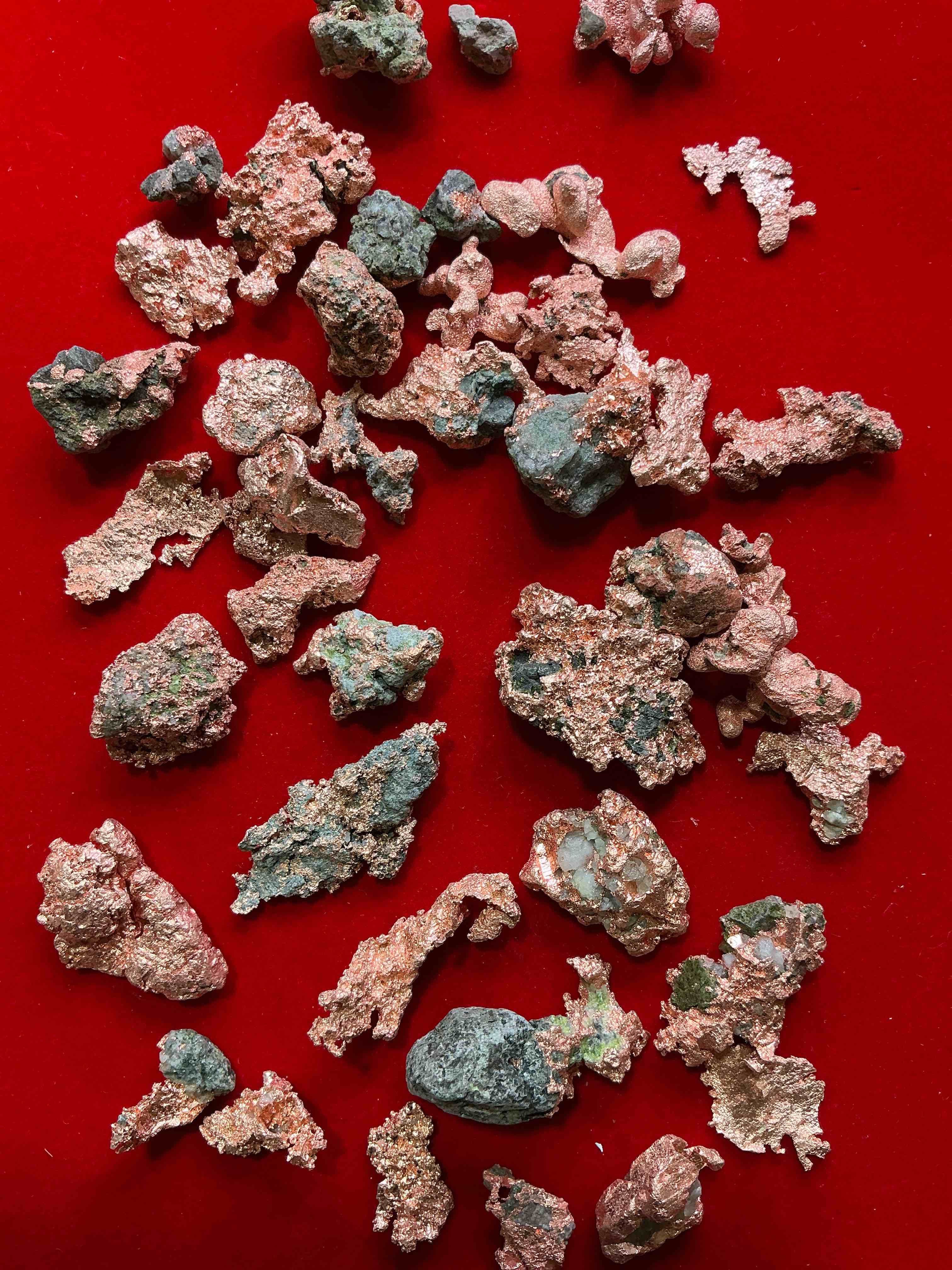 copper wow!  large native michigan raw copper nuggets, straight from michigan copper mine!  rare in unrefined form, each one unique!  almost impossible to find!  total weight of nuggets approx 1/2 pound!