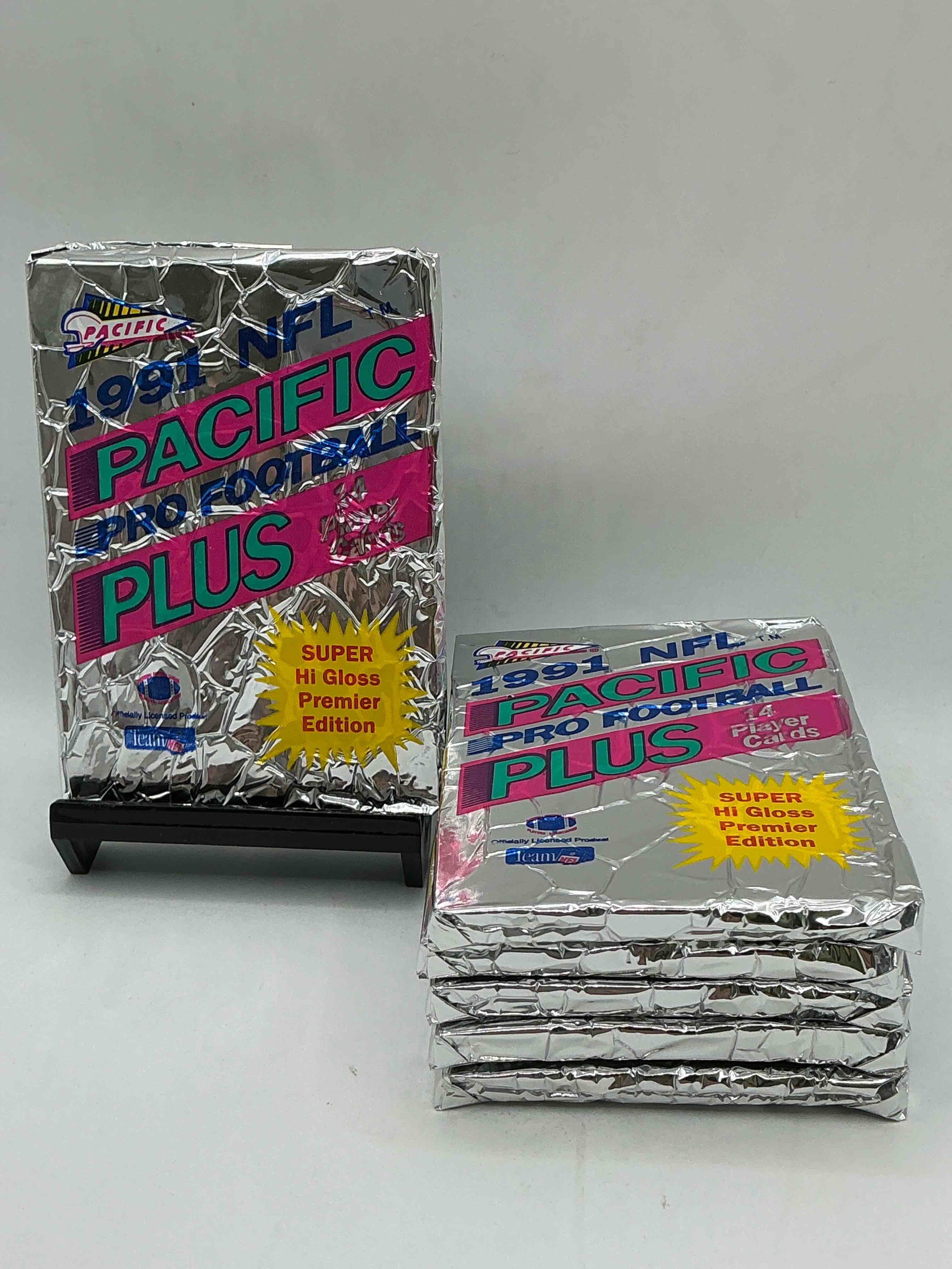 1991 pacific football, something you hardly ever see! pacific footbell sealed card pack, direct from original retail case. search for brett favre rookie, barry sanders, jerry rice & so much more! hard to find!