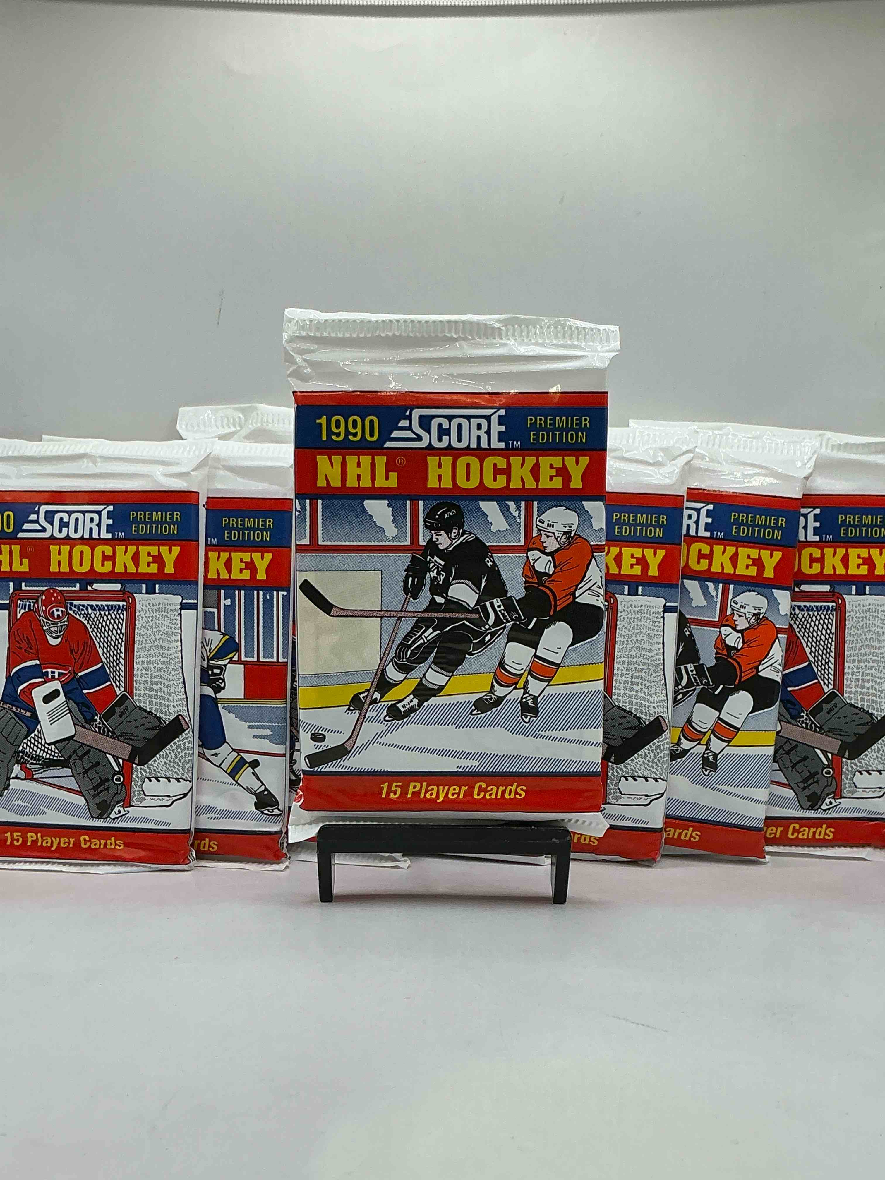 beautiful & rare! wayne gretzky!? 1990 score hockey unopened packs! look for key rookies & wayne gretzky cards in these amazing packs! straight from box & rare!