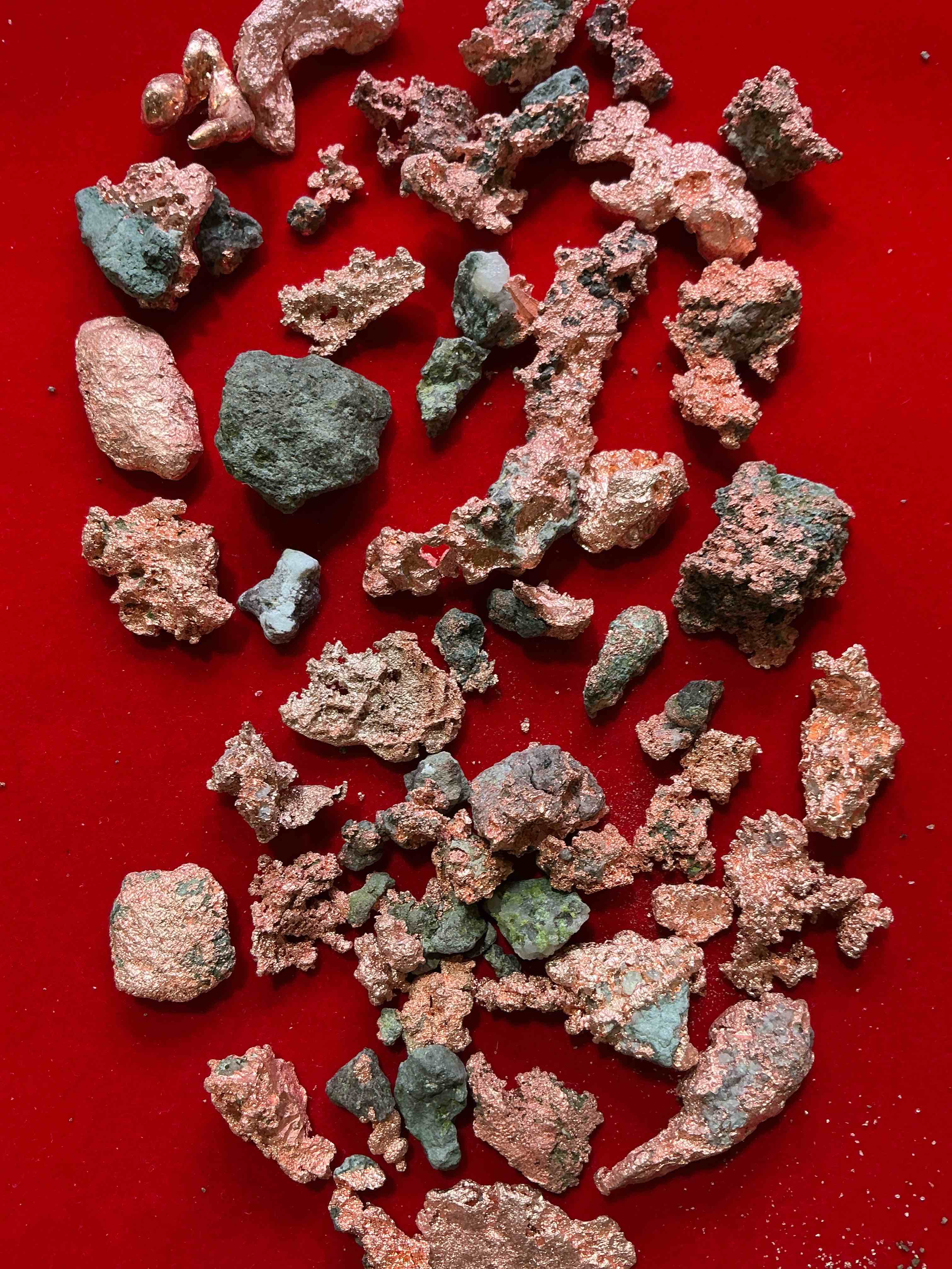 copper wow!  large native michigan raw copper nuggets, straight from michigan copper mine!  rare in unrefined form, each one unique!  almost impossible to find!  total weight of nuggets approx 1/2 pound!