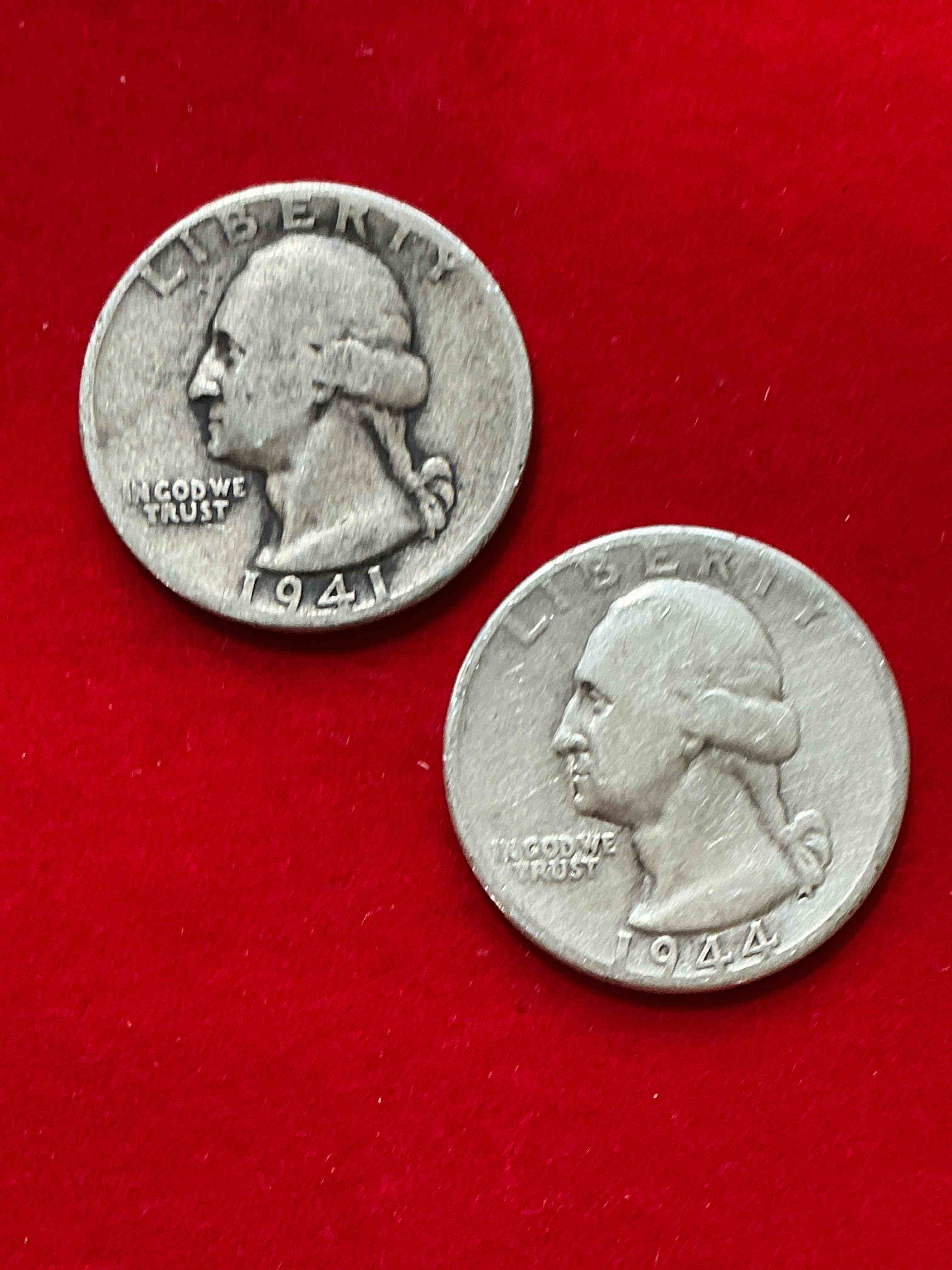 george washington brilliant circulated world war ii silver! pre 1965 u.s. quarter dollar coins were actually silver, here are great examples of awesome, pristine george washington silver quarter, stunning & circulated! rare mints! great for investing in precious metals! these coins were minted at 90% silver and 10% copper, giving them a net weight of .18084 ounces of pure silver per coin! very hard to find, stunning! invest in fine u.s. silver!