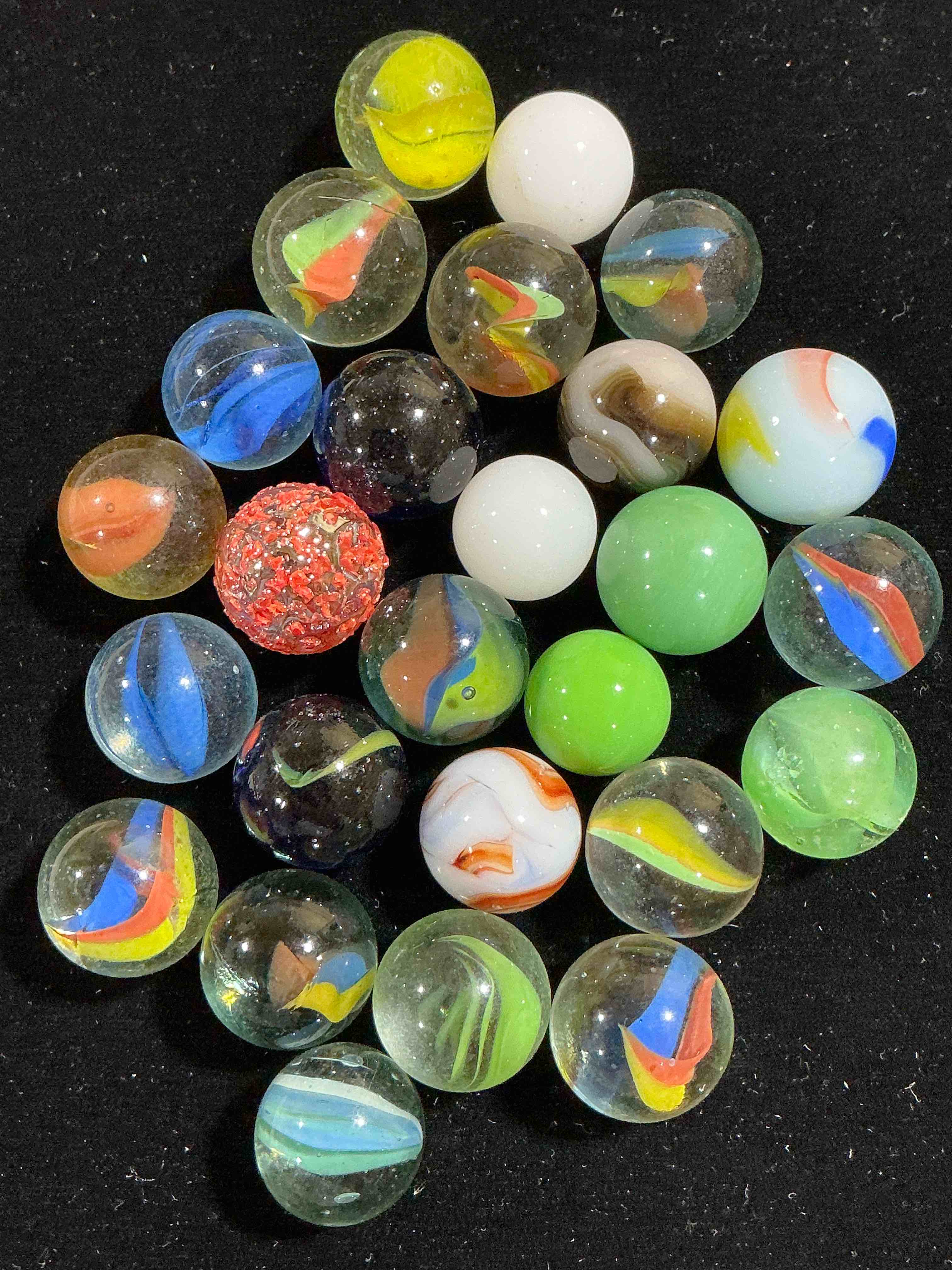 Antique Glass Marbles! Genuine Stunning Marbles Lot, Some Marbles Made Between The Years 1925-1965 & Some May Be Made With Uranium! Some May Are Great Depression Era & Even Earlier! Gorgeous, Authentic Pieces Of History!  