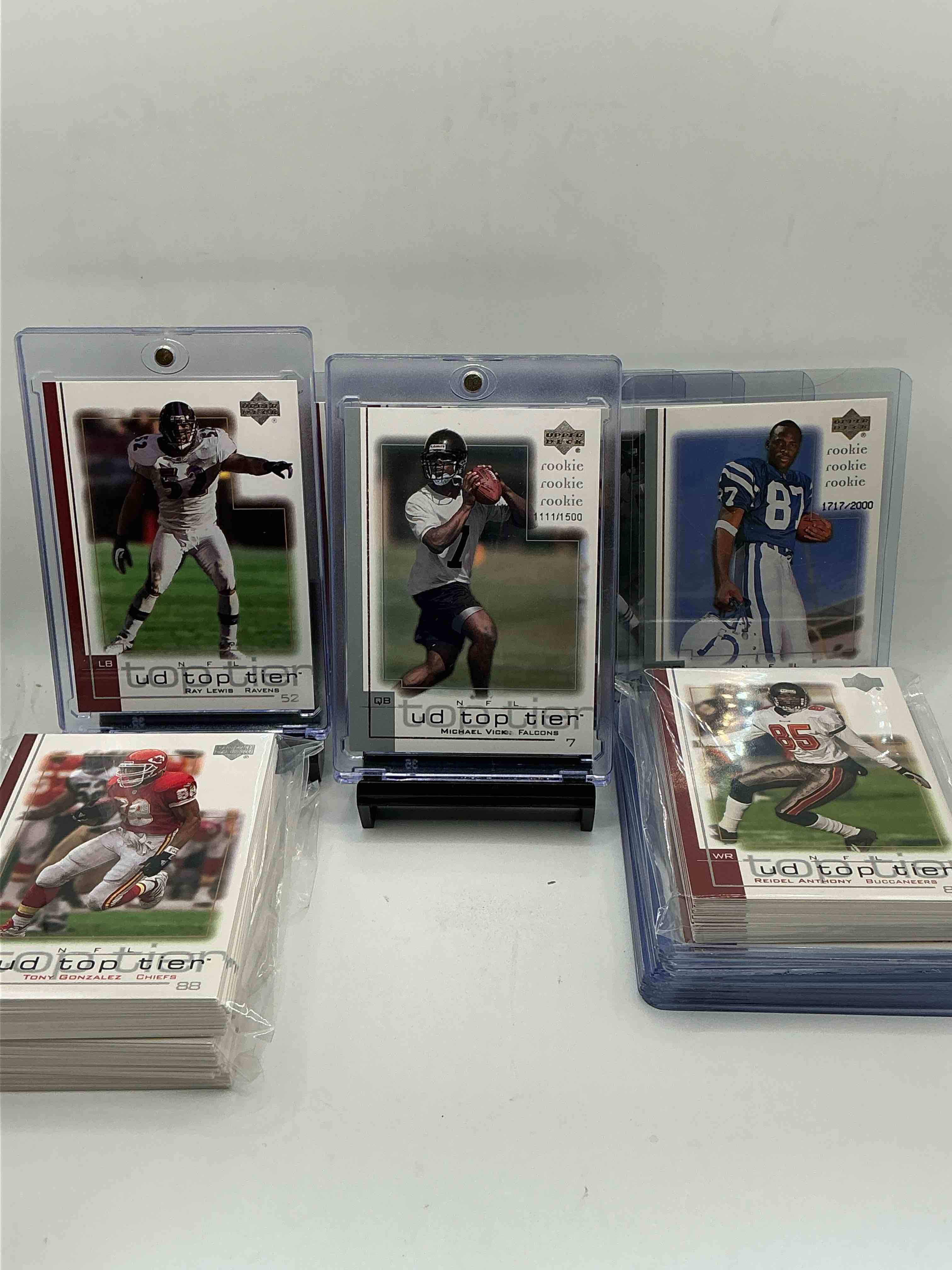 2001 Upper Deck 100 Card NFL Craziness! So Many Legends! Early Brian Urlacher, Randy Moss & Rookie Michael Vick! Ray Lewis, Brett Favre & So Many More! All 100 Cards Included In This Super Rare Collection! All The Legends From The Early 2000’s All Included Here! WOW!