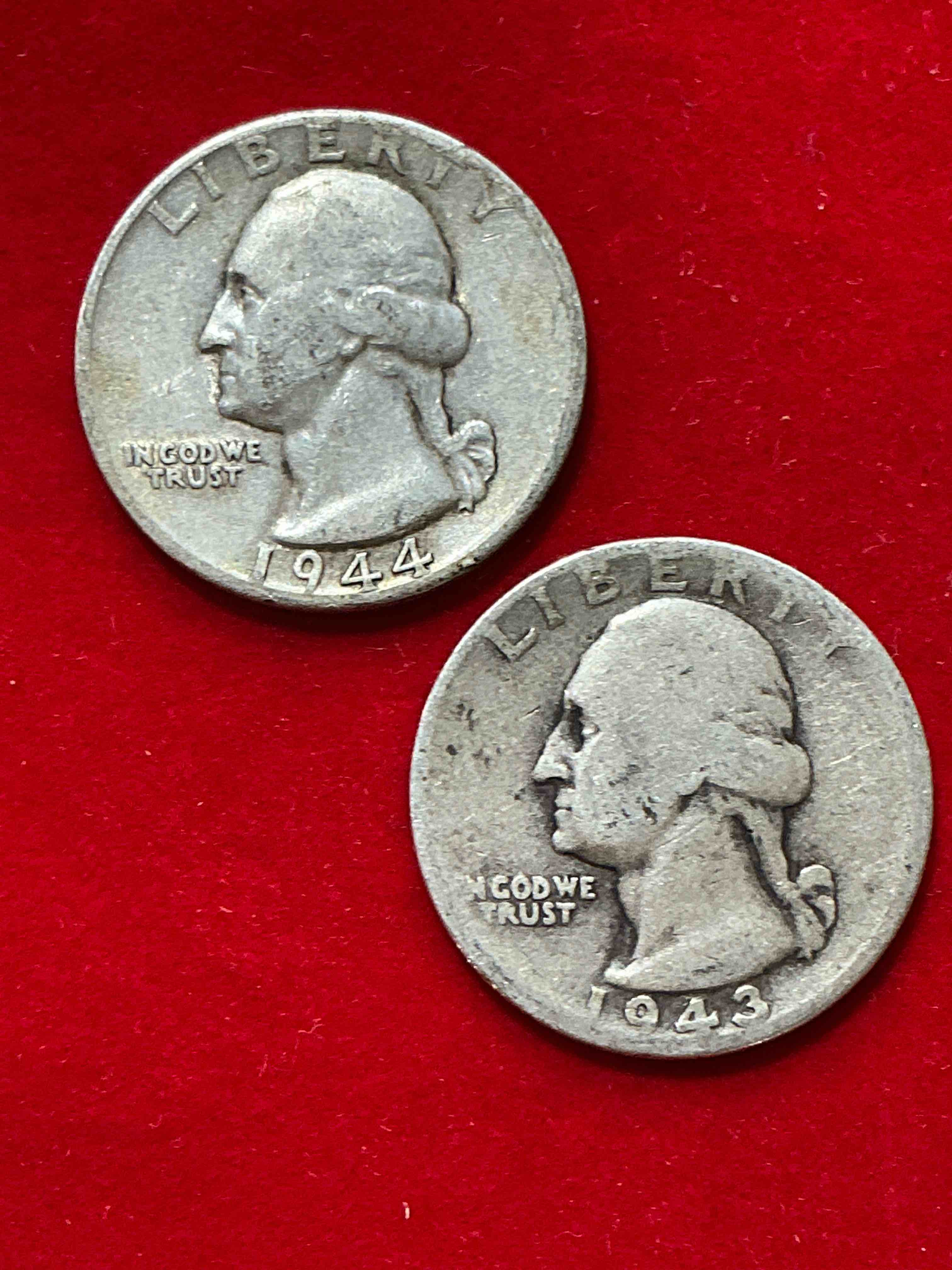 george washington brilliant circulated world war ii silver! pre 1965 u.s. quarter dollar coins were actually silver, here are great examples of awesome, pristine george washington silver quarter, stunning & circulated! rare mints! great for investing in precious metals! these coins were minted at 90% silver and 10% copper, giving them a net weight of .18084 ounces of pure silver per coin! very hard to find, stunning! invest in fine u.s. silver!