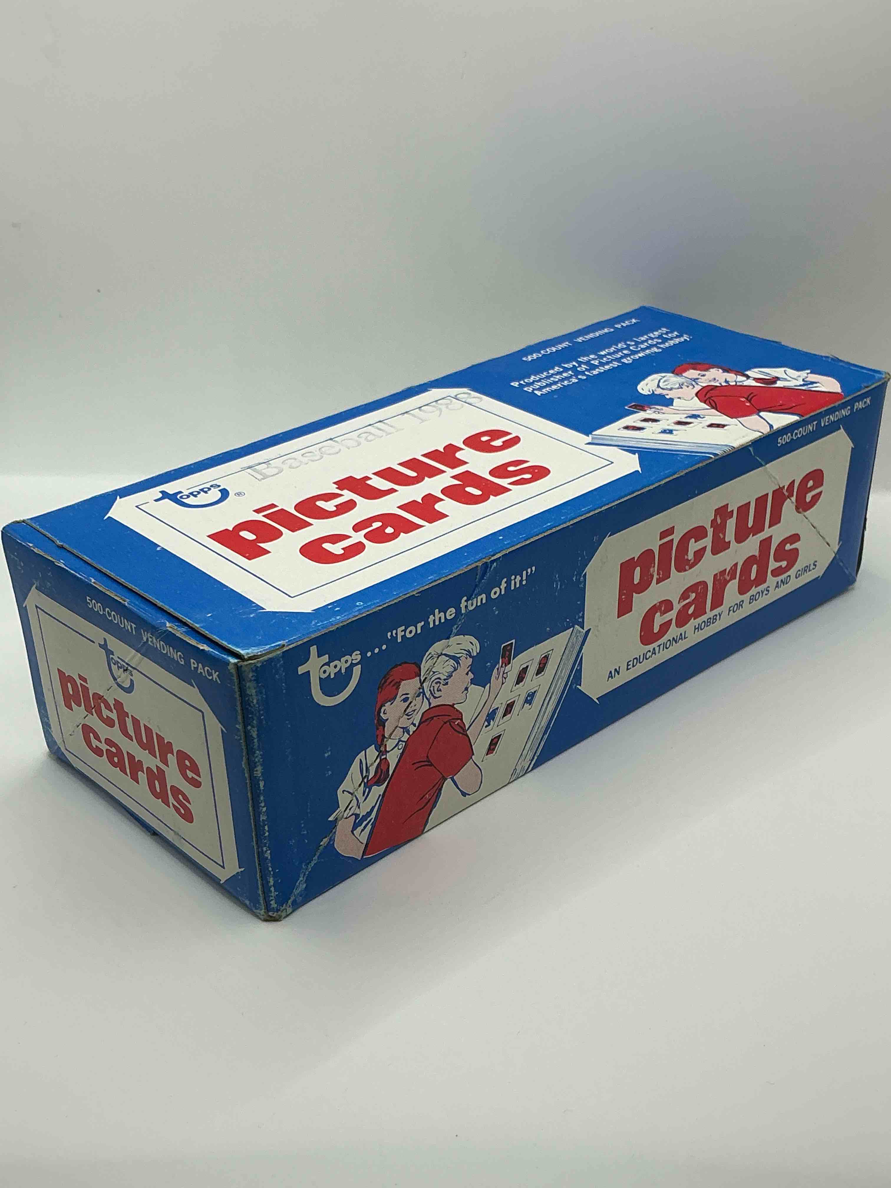 1988 loaded 500 card wow! tops 1988 baseball 500 card vend box, direct from original sealed shipping case. back in the day these vend boxes were used by distributors to fill sports card vending machines, each individual box contains 500 pristine, never touched randomly packed cards. 1988 topps baseball has tons of 80's stars and tom glavine rookie! you may never see these from a sealed case again! epic sports card memorabilia!