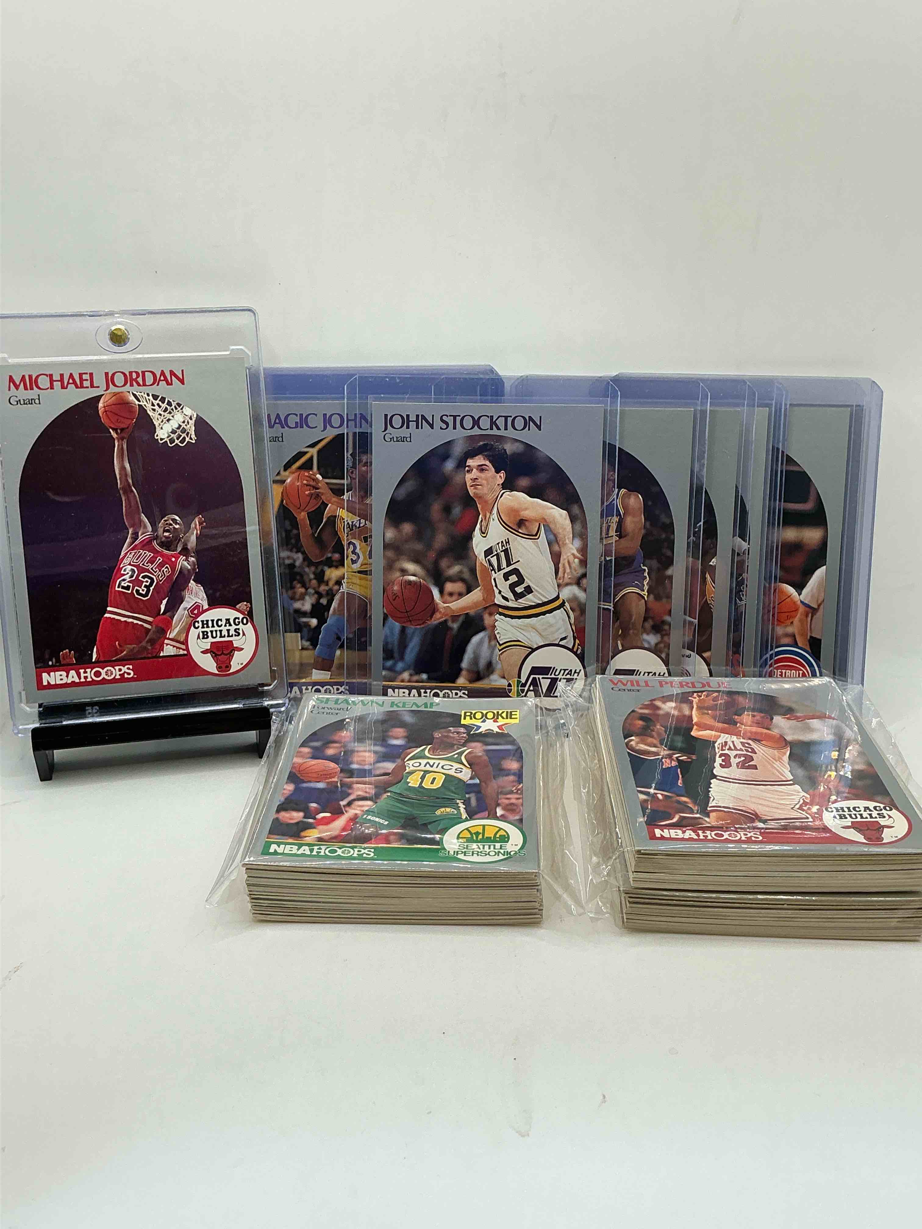 michael jordan! 1990 nba hoops 100 card basketball! the best cards from the year! michael jordan, magic johnson, larry bird, scottie pippen, david robinson, charles barkley, karl malone, clyde drexler & more! all stars, hall of famers, champions & more, the perfect mix of miscellaneous '90 nba variety!