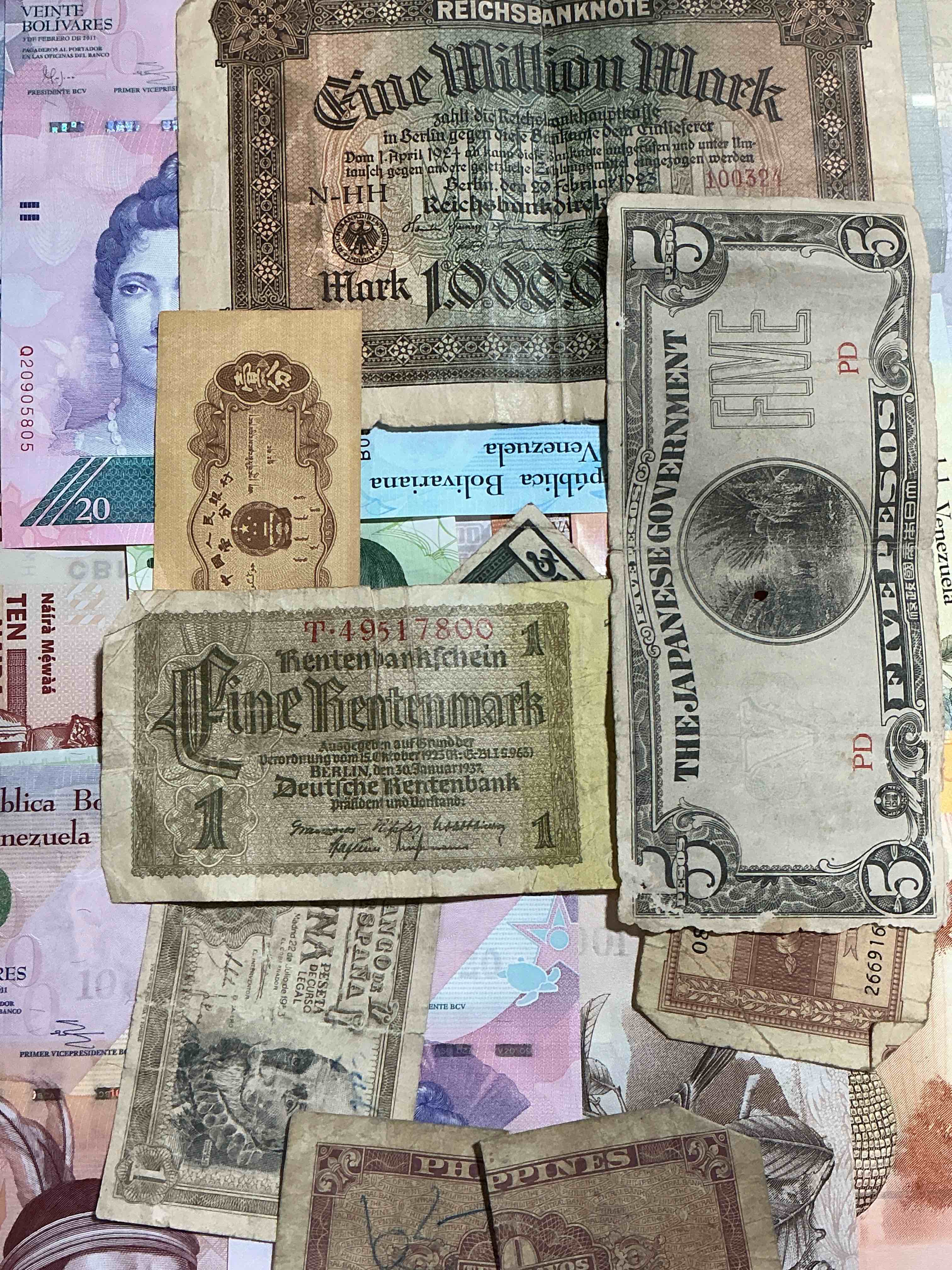 modern & antique paper money! vintage & antique! paper money from across the world- all different shapes & sizes from all kinds of crazy places! own currency from the corners of the world! wow!