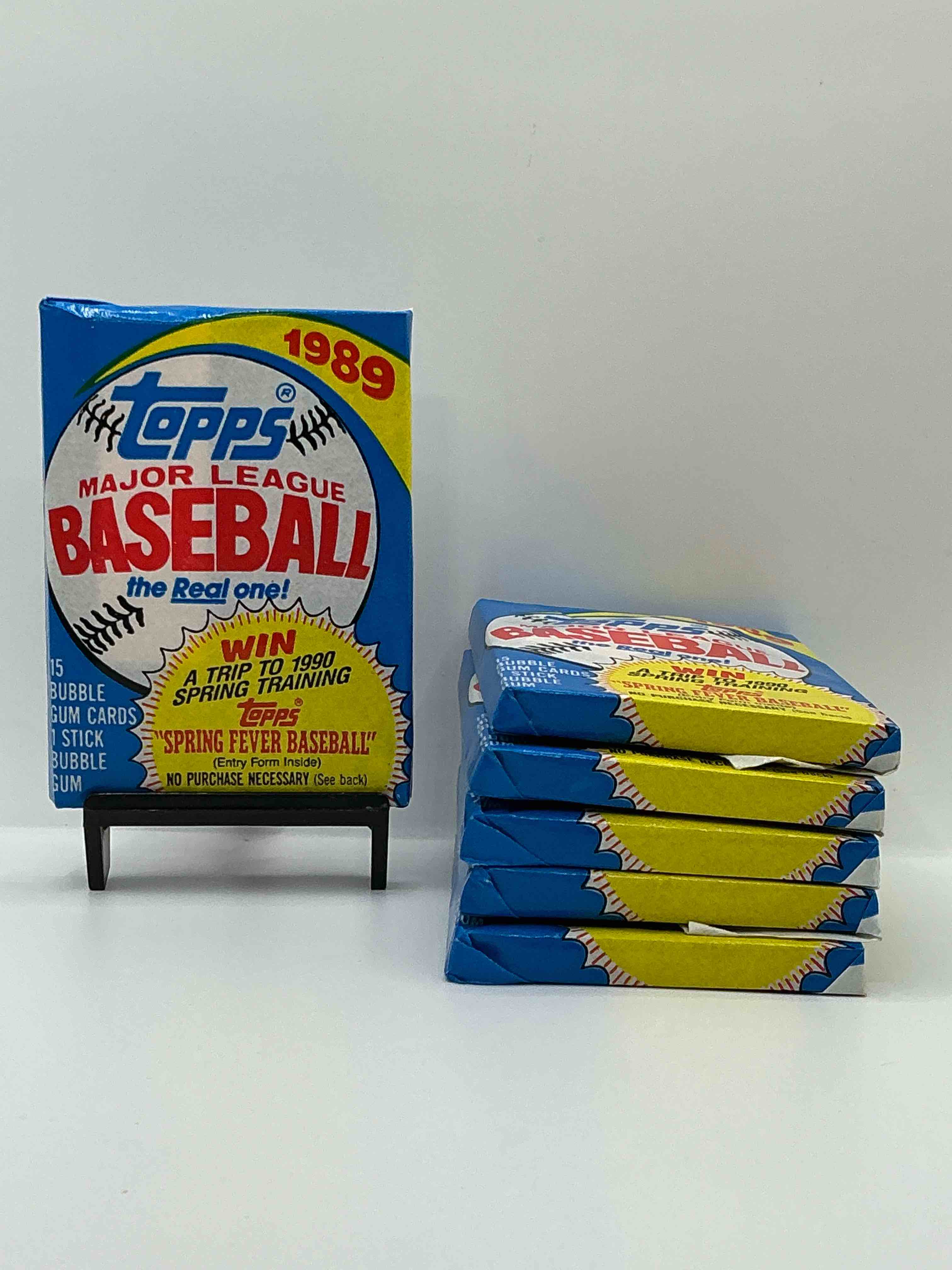 john smoltz & randy johnson rookies!? 1989 topps baseball unopened sports card wax packs! direct from original retail case! search for valuable ken griffey jr. & randy johnson rookie cards as well as valuable bo jackson