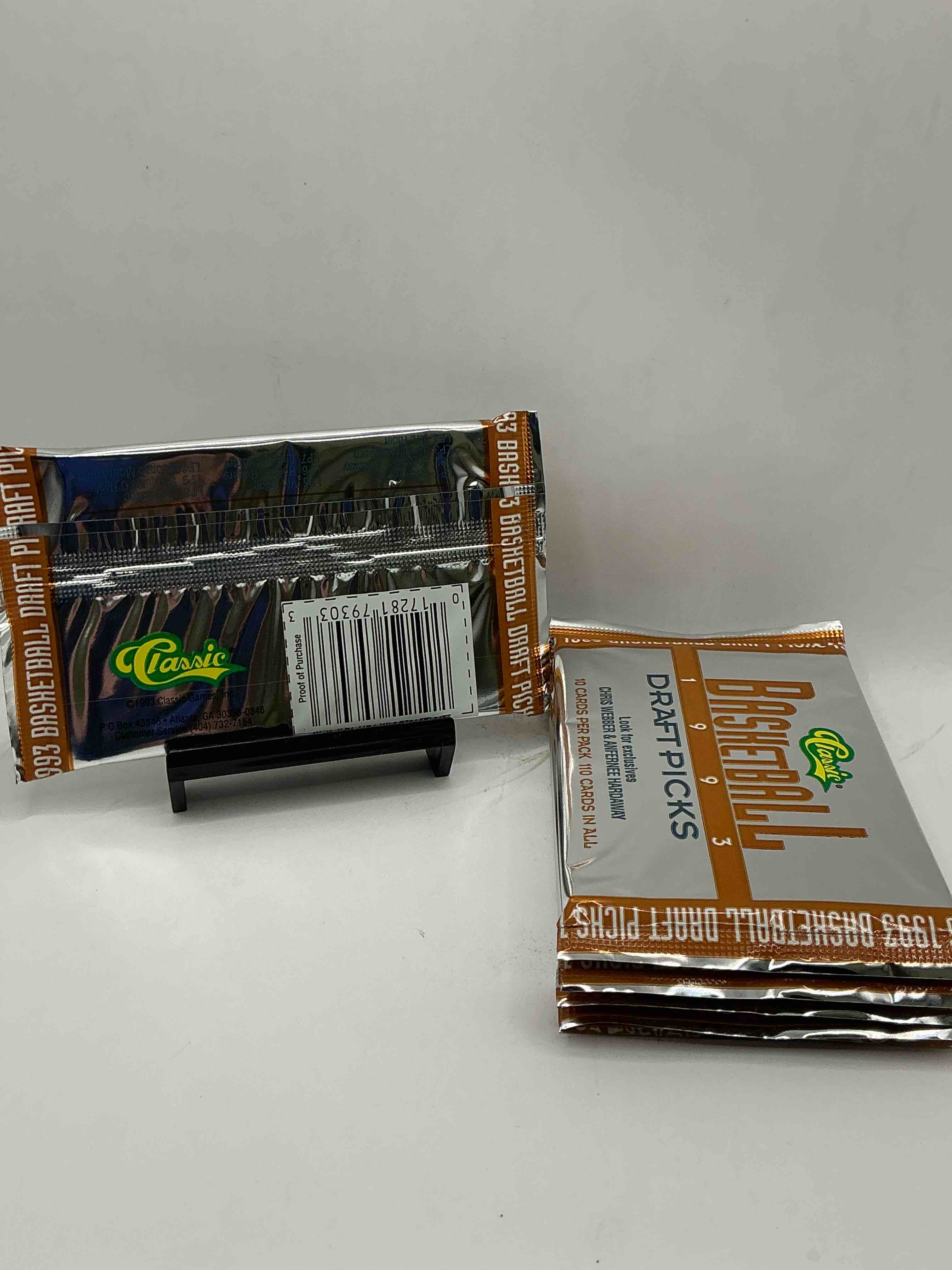 Condition photo showing New/Like New for 1993 classic draft picks unopened basketball packs! search for chris webber & anfernee hardaway rookies, along with other big names from the year! look for exclusive illustrated cards & numbered cards too!