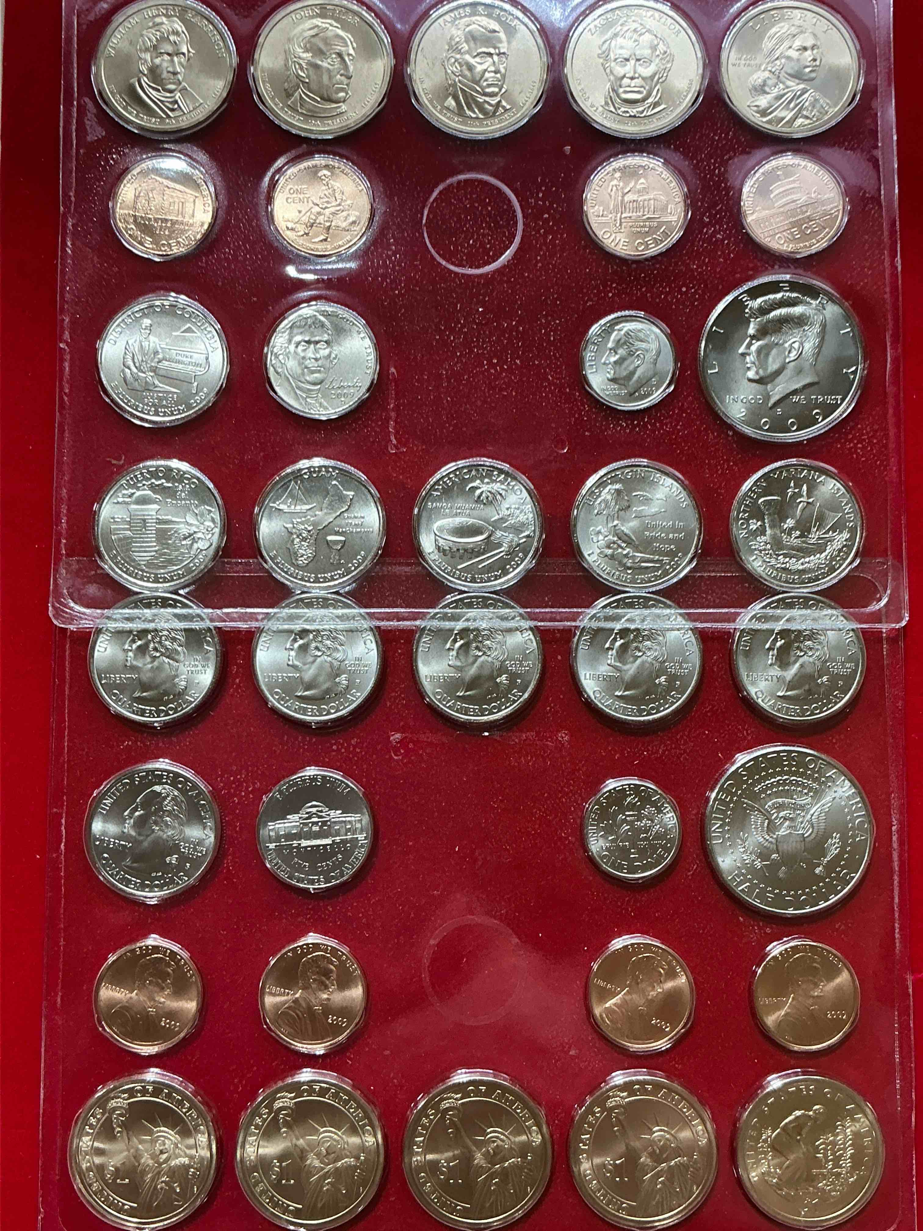 36 coin craziness! denver & philly mints! 2009 uncirculated mint set coins! includes half dollars, president dollar coins, dimes, nickels, pennies & quarters! cool coin collectible! 
