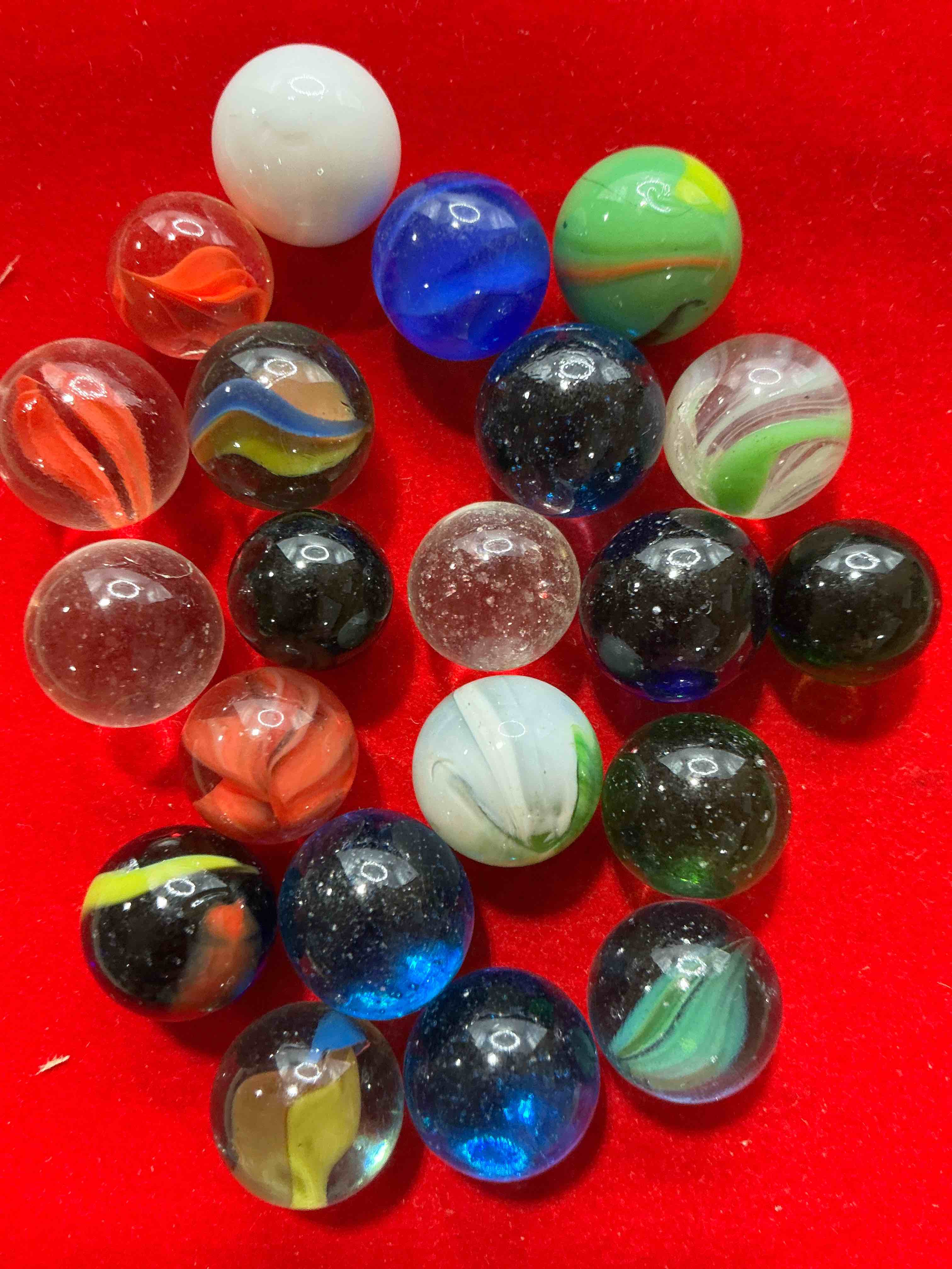 Condition photo showing New/Like New for antique glass marbles! genuine stunning marbles lot, some marbles made between the years 1925-1965 & some may be made with uranium! some may are great depression era & even earlier! gorgeous, authentic pieces of history!  