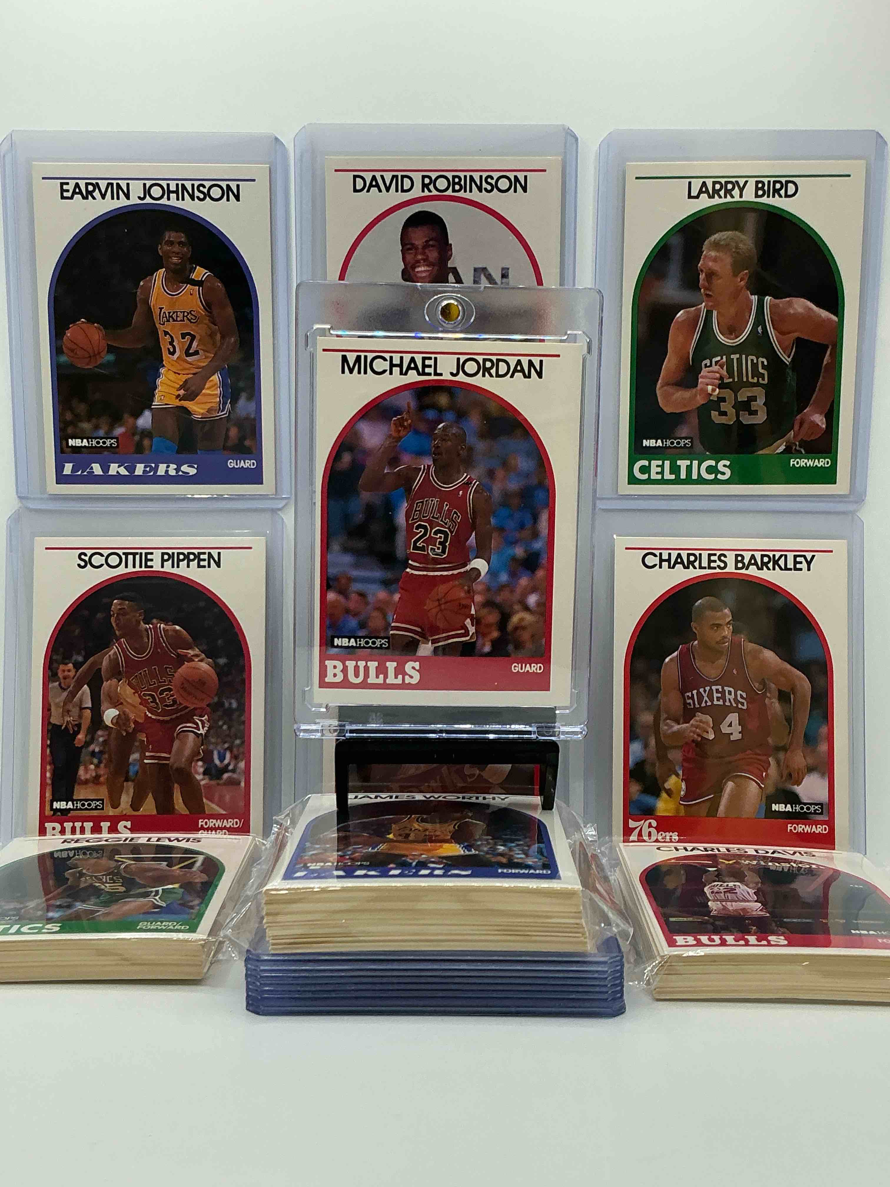 Condition photo showing New/Like New for 1989 nba basketball! david robinson rookie! 1989 nba card combo! the best cards from the year! michael jordan, magic johnson, larry bird, scottie pippen, charles barkley, john stockton, reggie miller, isiah thomas, akeem olajuwon, clyde drexler, karl malone & so many more! 100 card lot! all stars, hall of famers, champions & more, the perfect mix of miscellaneous '89 nba variety!