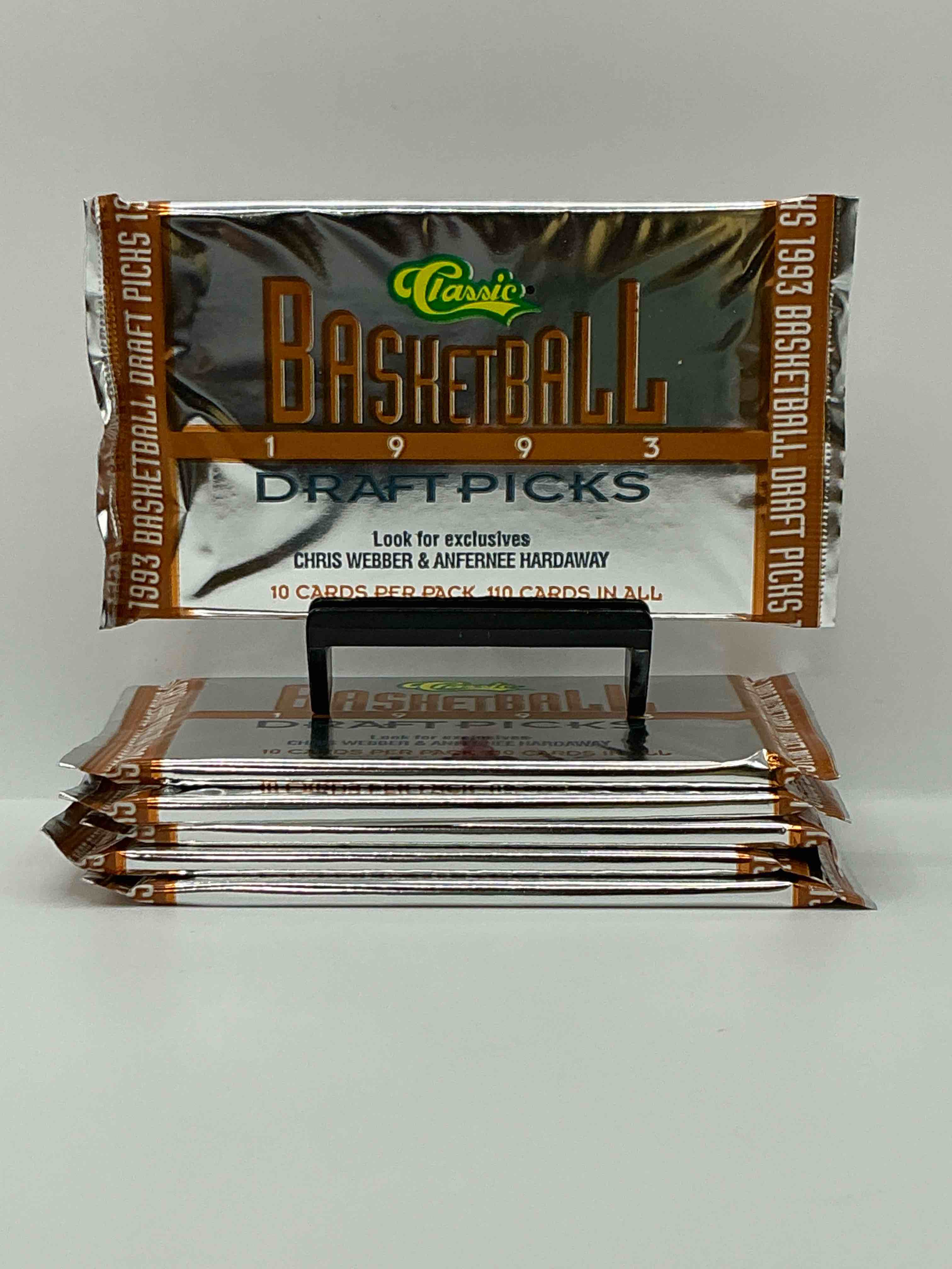 1993 classic draft picks unopened basketball packs! search for chris webber & anfernee hardaway rookies, along with other big names from the year! look for exclusive illustrated cards & numbered cards too!