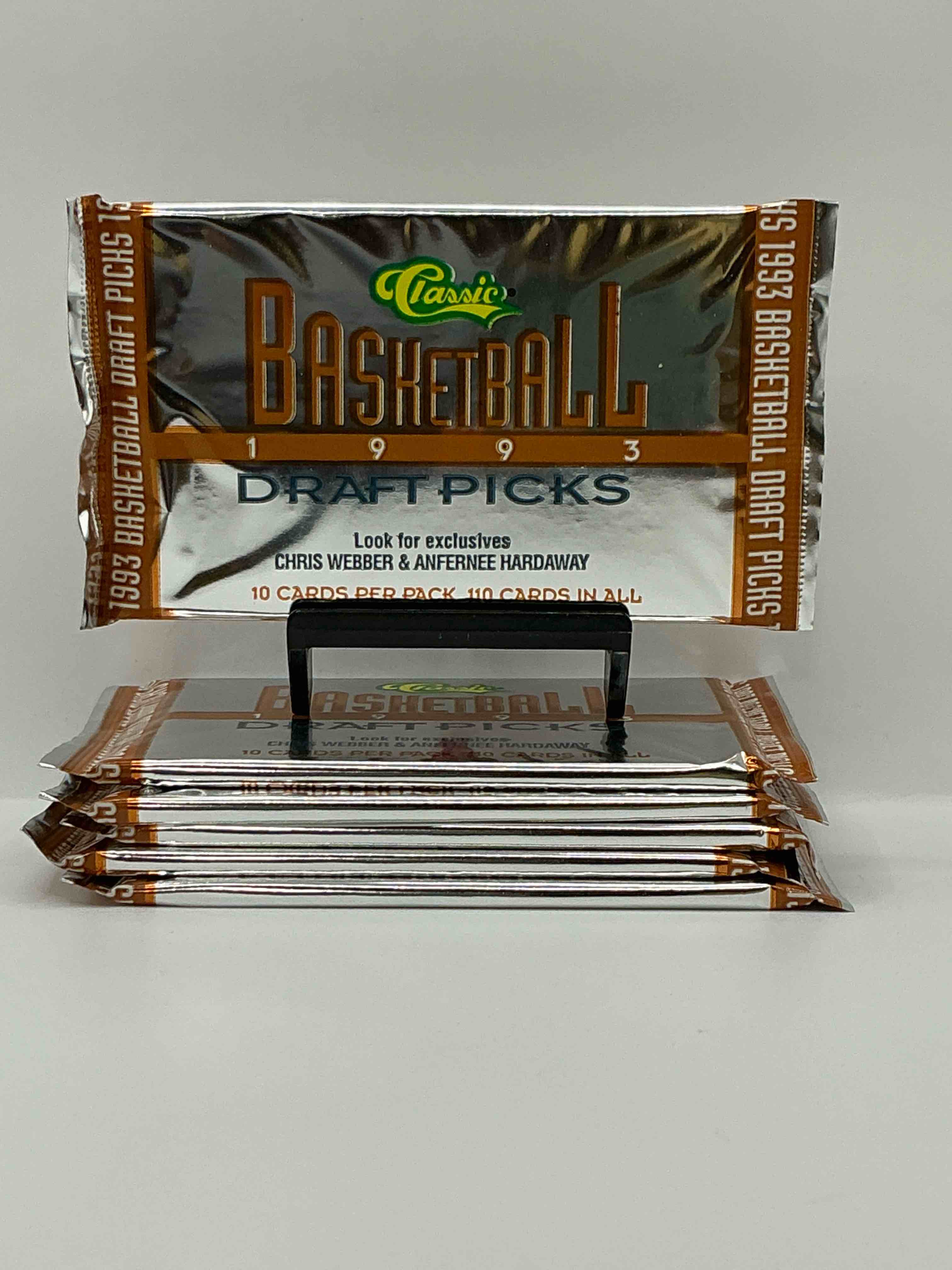Condition photo showing New/Like New for 1993 classic draft picks unopened basketball packs! search for chris webber & anfernee hardaway rookies, along with other big names from the year! look for exclusive illustrated cards & numbered cards too!