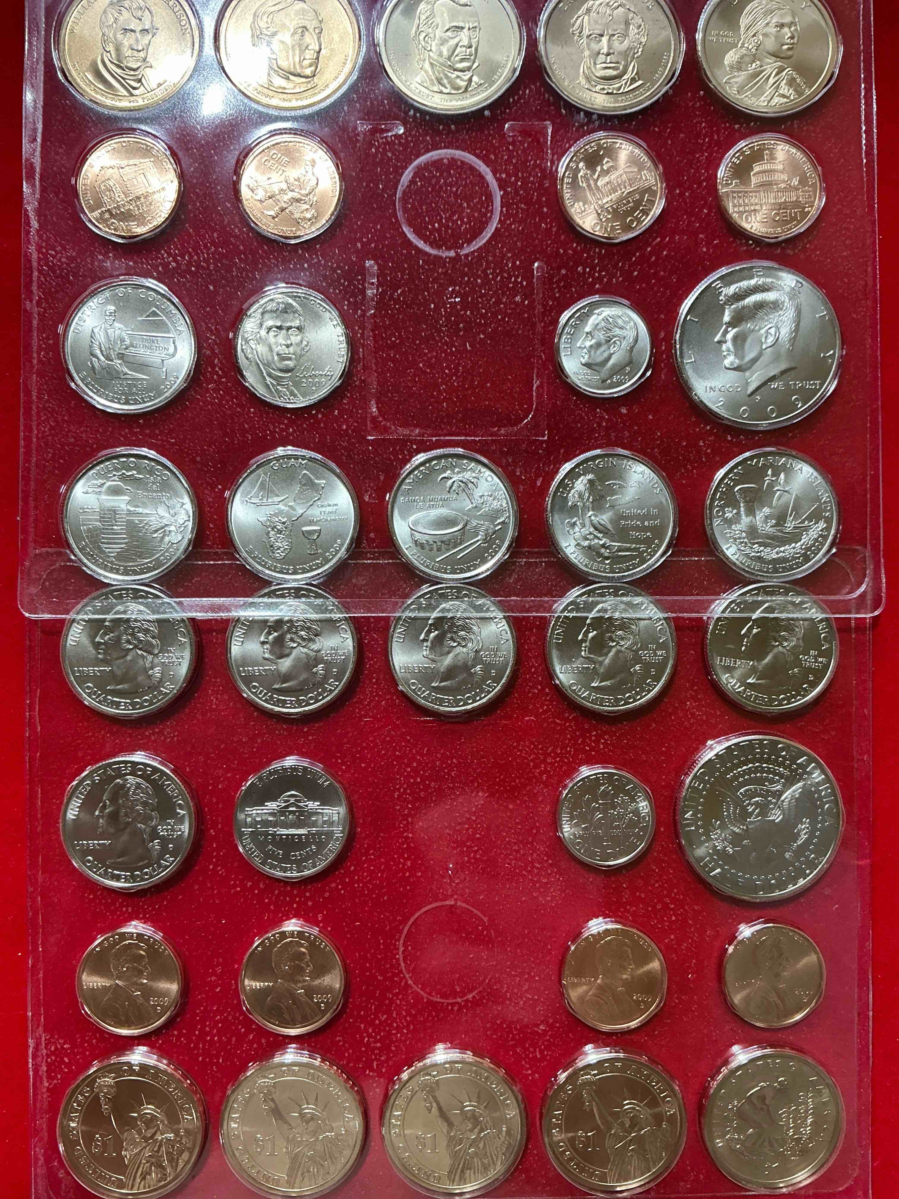 36 coin craziness! denver & philly mints! 2009 uncirculated mint set coins! includes half dollars, president dollar coins, dimes, nickels, pennies & quarters! cool coin collectible! 