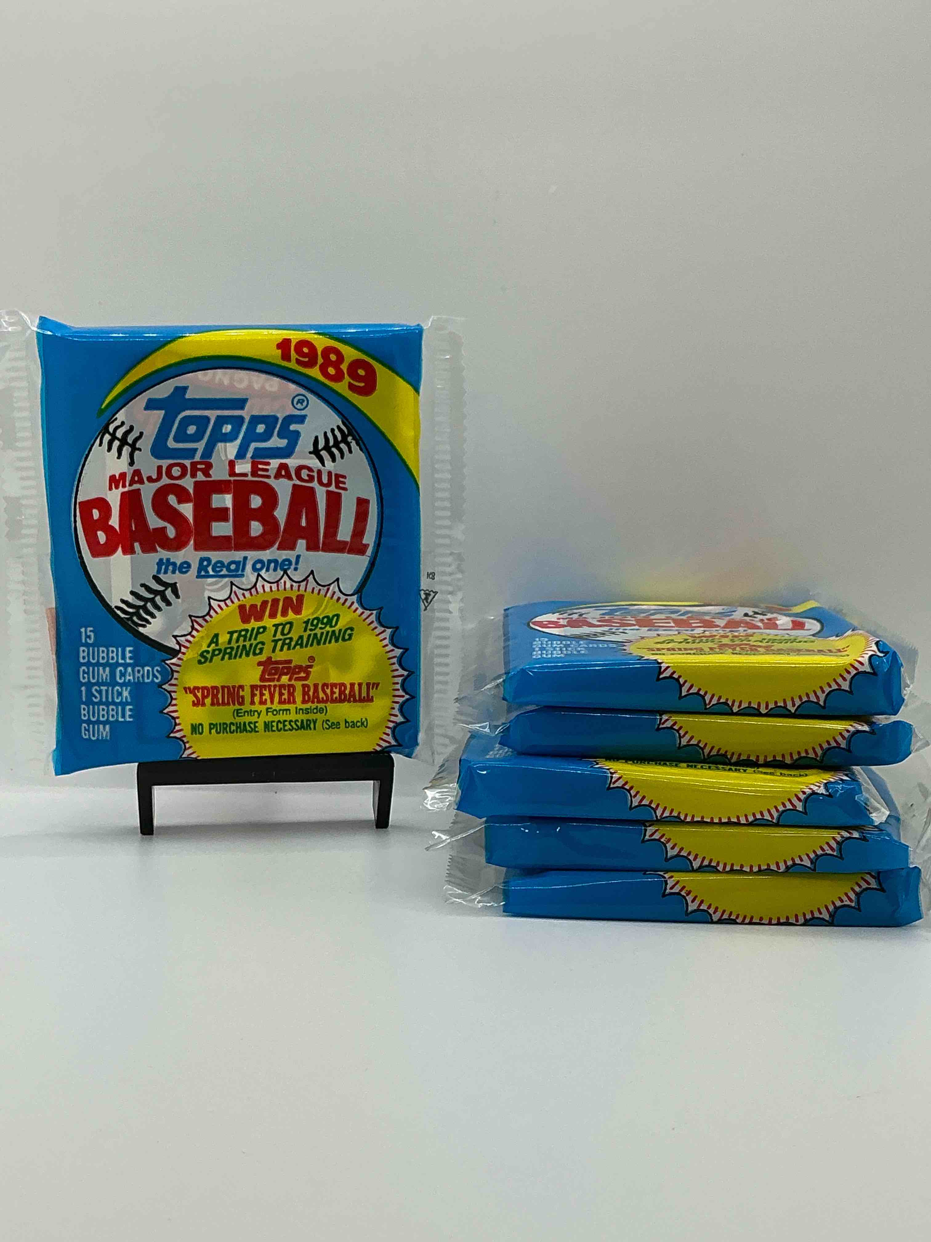 alternate packaging! john smoltz & randy johnson rookies!? 1989 topps baseball unopened sports card wax packs! direct from original retail case! search for valuable ken griffey jr. & randy johnson rookie cards as well as valuable bo jackson
