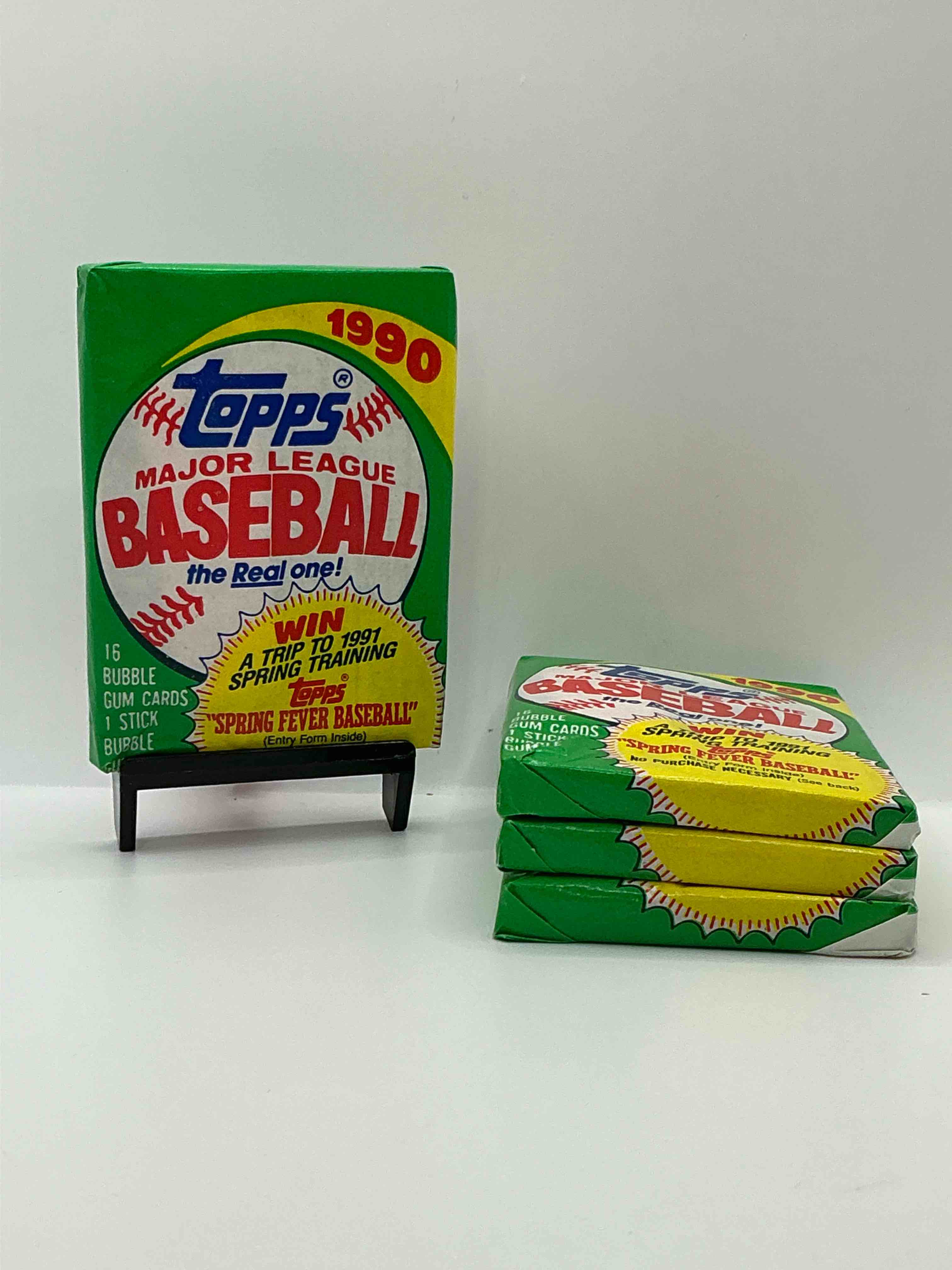 possible ken griffey jr rookie card! 1990 topps baseball unopened sports card wax pack, direct from original retail case! search for card collectibles like "the big hurt" frank thomas valuable rookie & error cards (error cards valued at $1,000 and up!), & early ken griffey jr. all star rookie card #336 (psa 10 value $350+) & so much more!