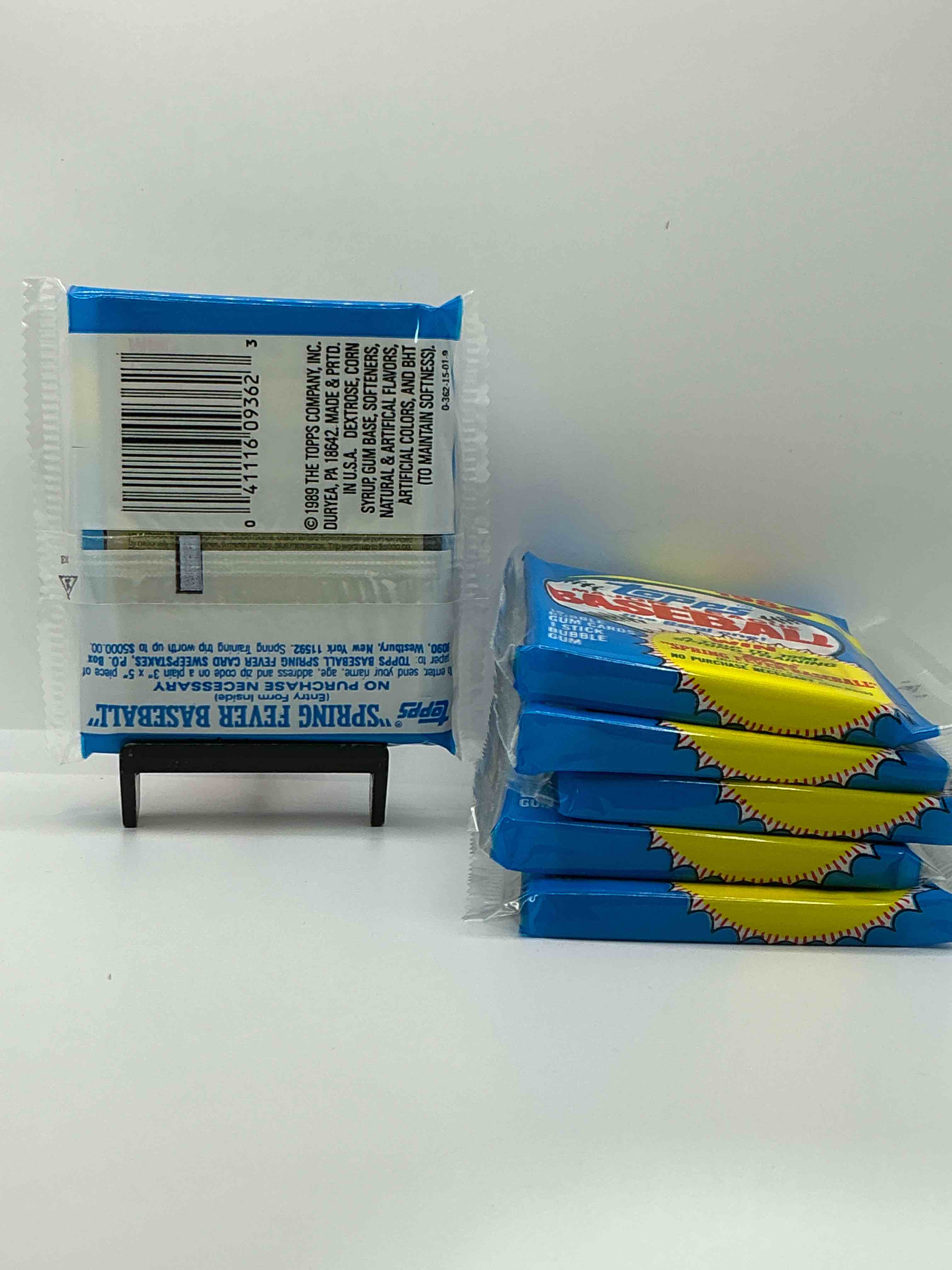 Condition photo showing New/Like New for alternate packaging! john smoltz & randy johnson rookies!? 1989 topps baseball unopened sports card wax packs! direct from original retail case! search for valuable ken griffey jr. & randy johnson rookie cards as well as valuable bo jackson