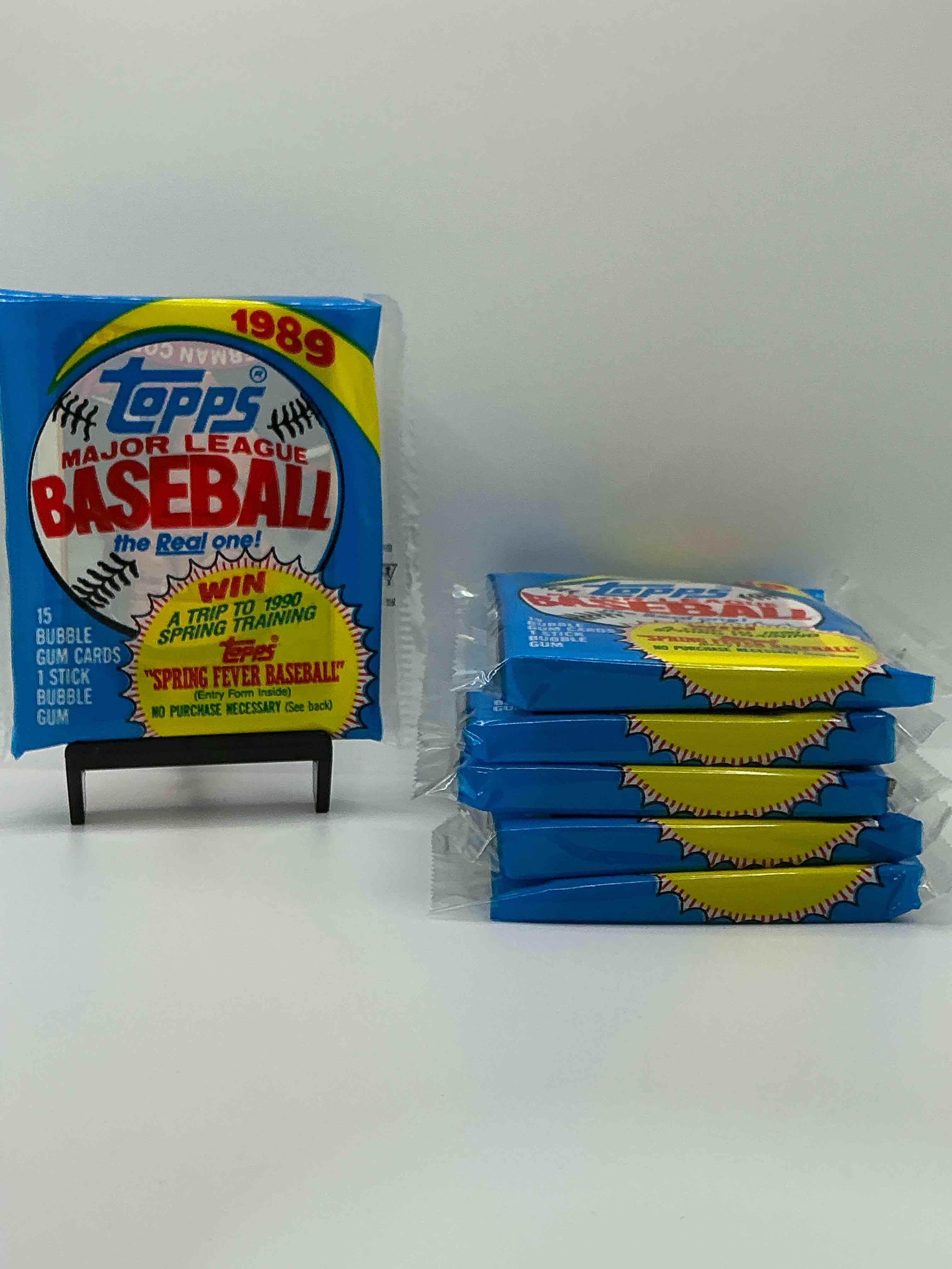 Alternate Packaging! John Smoltz & Randy Johnson Rookies!? 1989 Topps Baseball Unopened Sports Card Wax Packs! Direct From Original Retail Case! Search For Valuable Ken Griffey Jr. & Randy Johnson Rookie Cards As Well As Valuable Bo Jackson