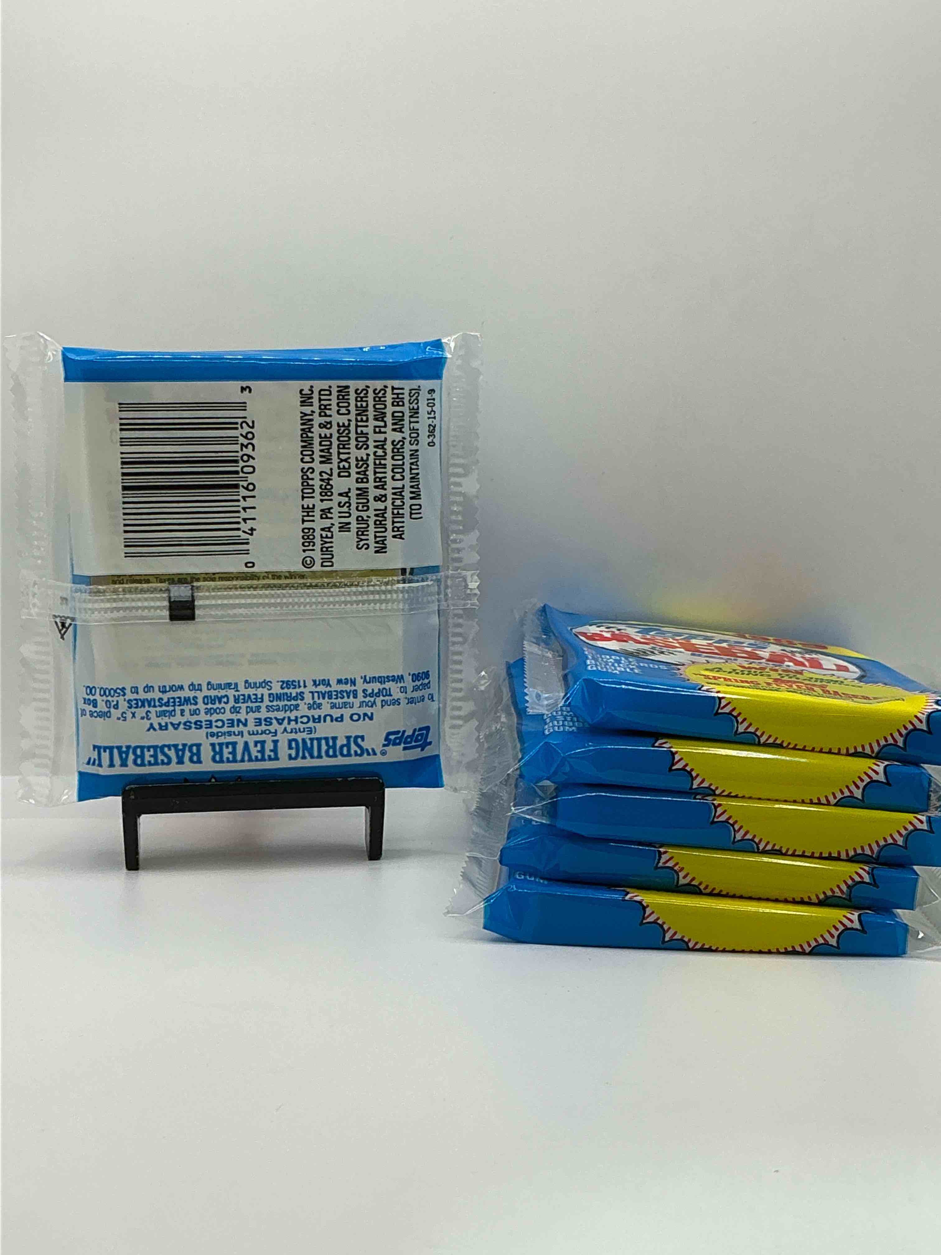 Condition photo showing New/Like New for alternate packaging! john smoltz & randy johnson rookies!? 1989 topps baseball unopened sports card wax packs! direct from original retail case! search for valuable ken griffey jr. & randy johnson rookie cards as well as valuable bo jackson