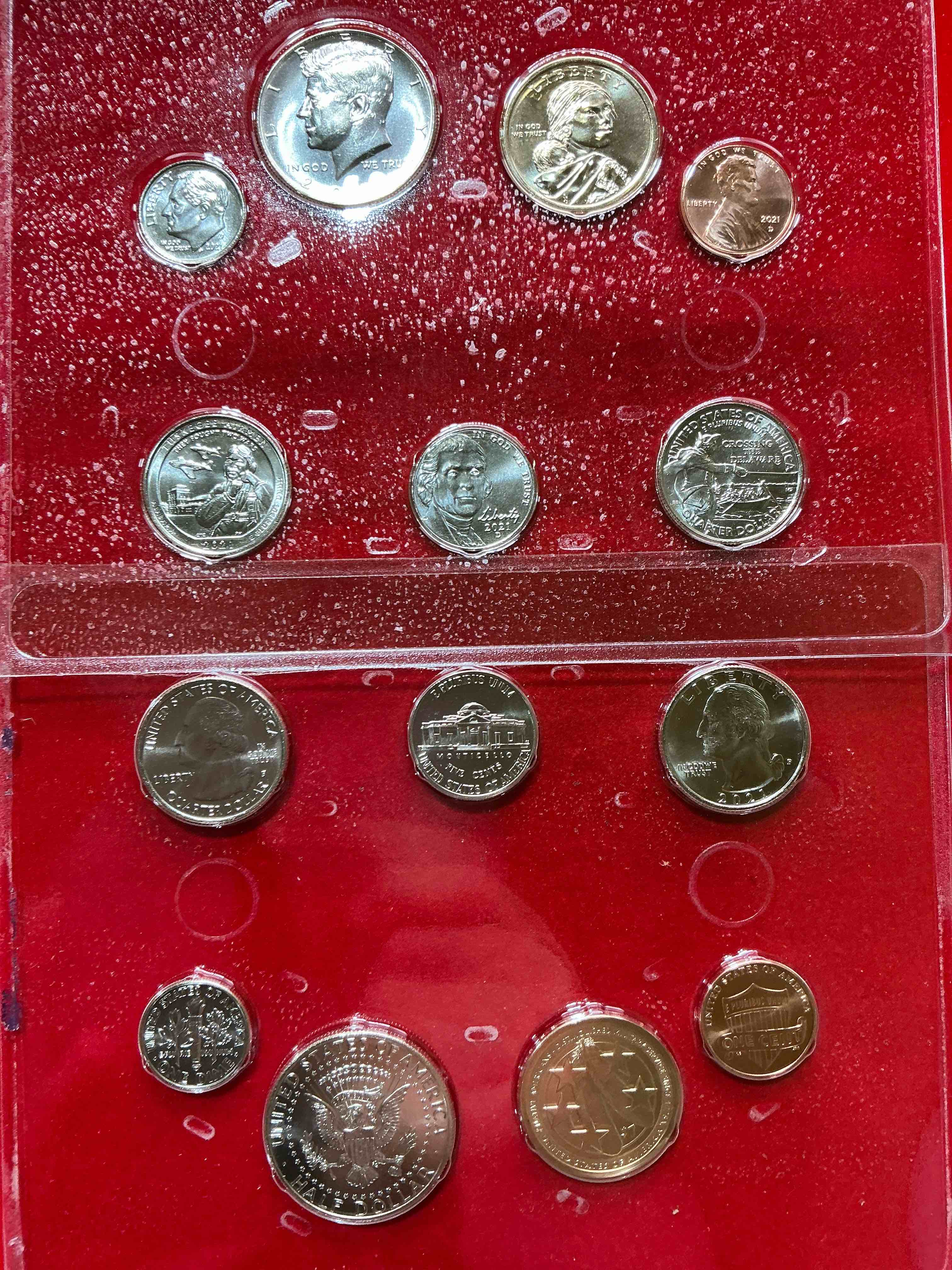 Condition photo showing New/Like New for 2021! 14 coin craziness! denver & philly mints! 2021 uncirculated mint set coins! includes half dollars, president dollar coins, dimes, nickels, pennies & quarters! cool collectible! 
