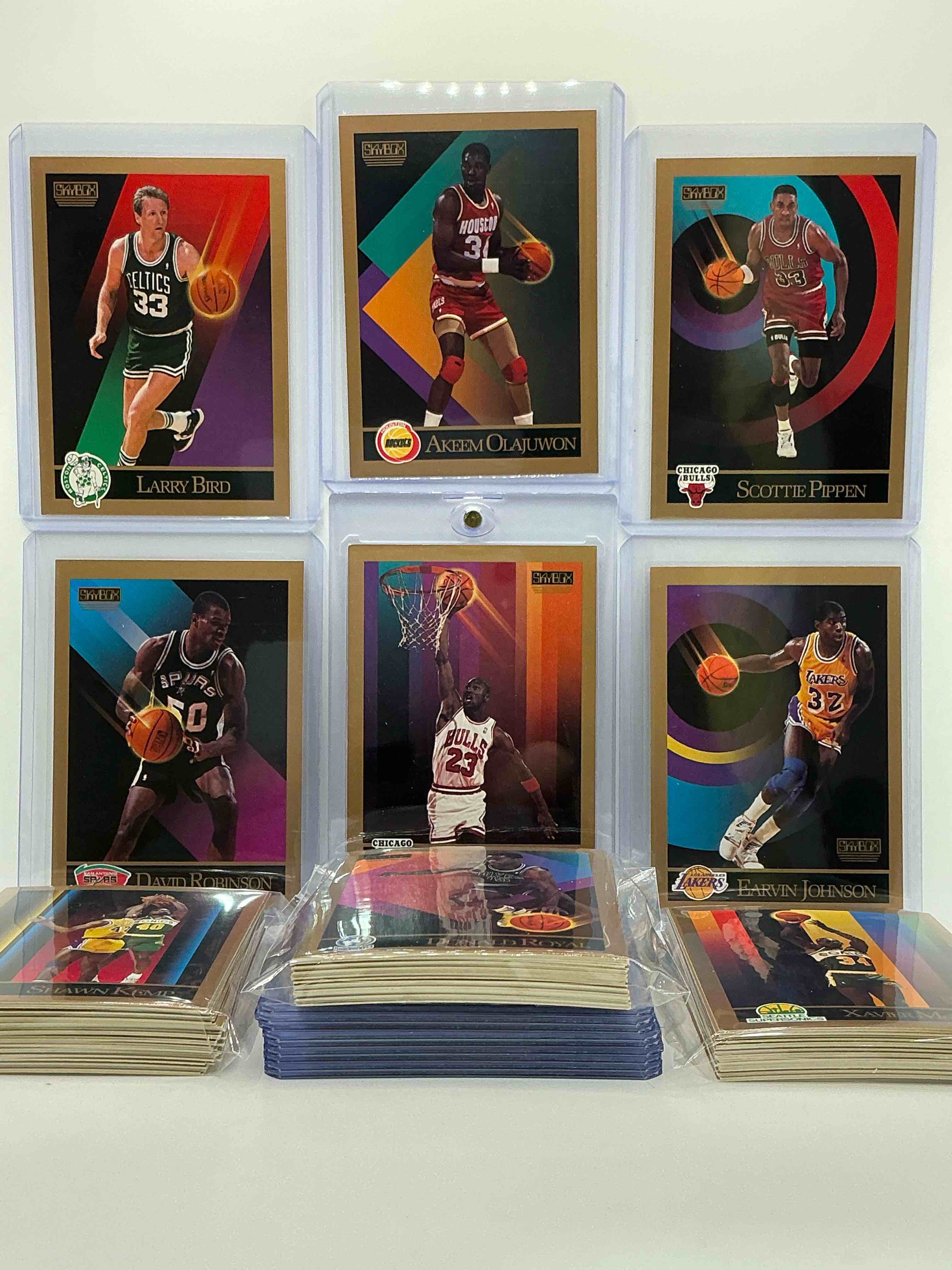 Condition photo showing New/Like New for michael jordan! 1990 skybox 100 card basketball! all the best cards from the year! michael jordan, magic johnson, larry bird, scottie pippen, david robinson, charles barkley, karl malone, clyde drexler & more! all stars, hall of famers, champions & more, the perfect mix of miscellaneous '90 nba variety!