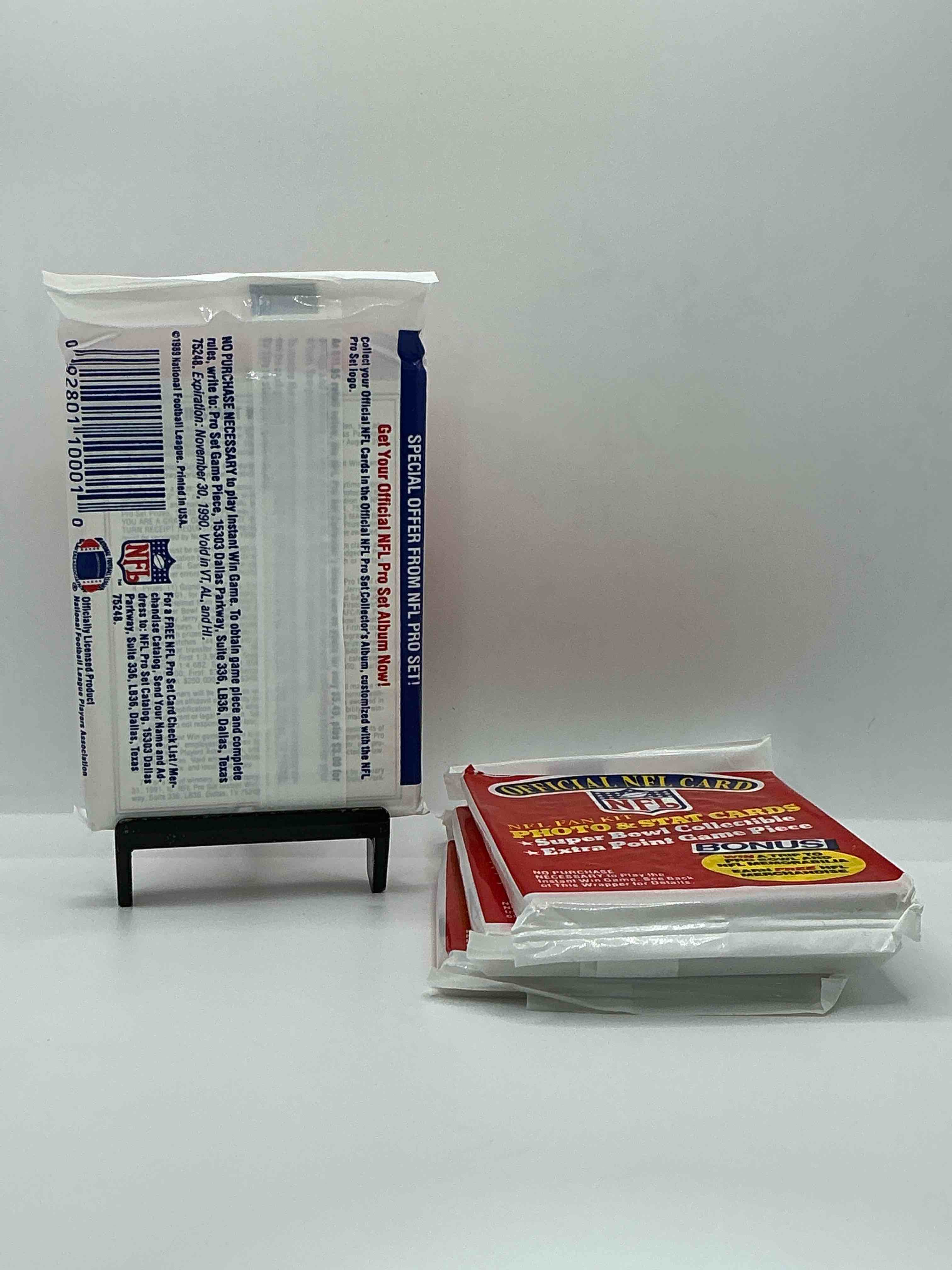 Condition photo showing New/Like New for loaded! 1989 pro set football sealed card pack, direct from original retail case!highly sought after by collectors as this year is loaded with high profile rookies!search for rookie cards from barry sanders, deion sanders, troy aikman, michael irvin & much more! getting hard to find!