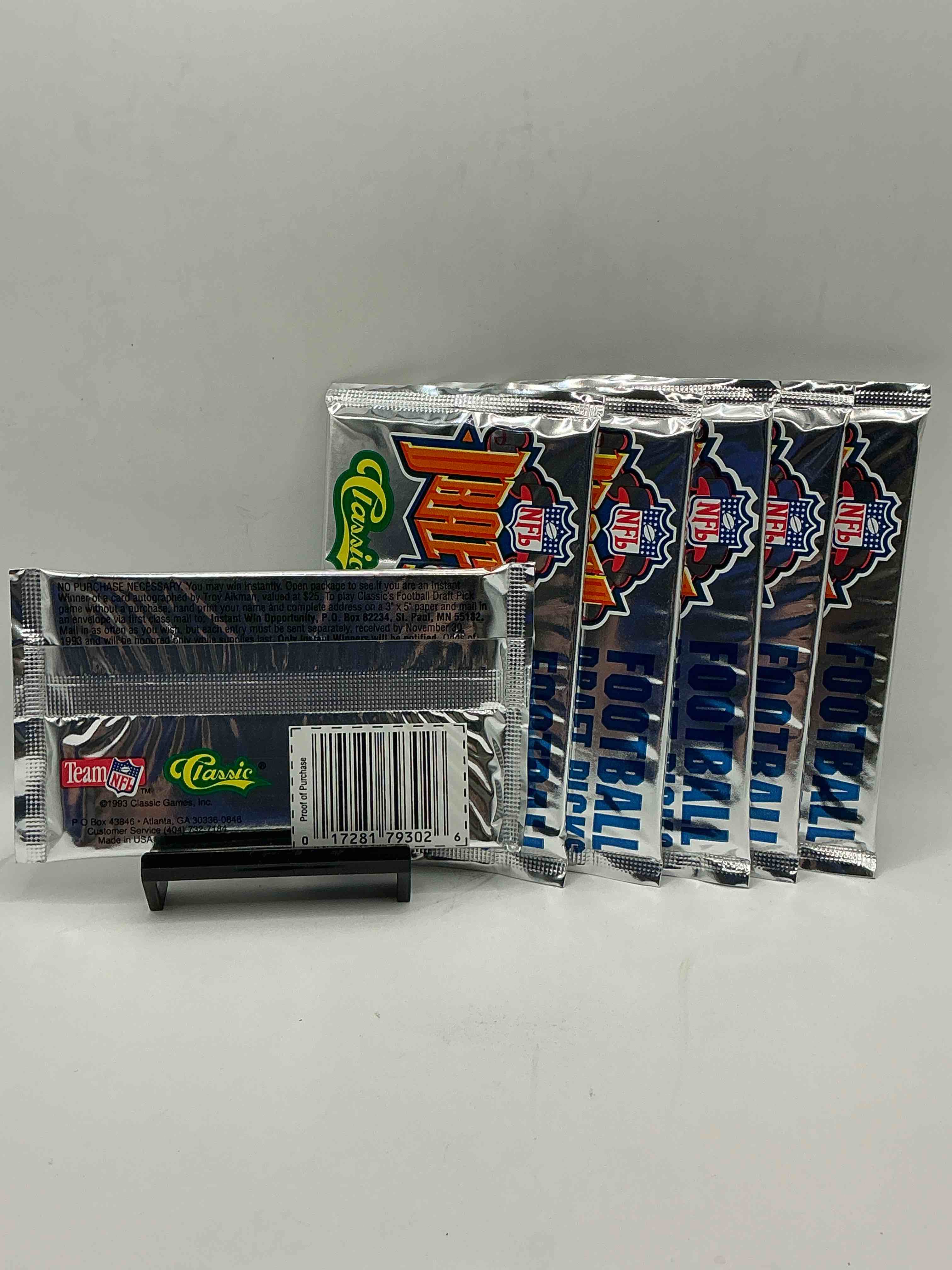 Condition photo showing New/Like New for football draft picks! drew bledsoe rookie!? classic β93 draft picks! look for random troy aikman autographs, inserted at random in these packs! 10 cards per pack!