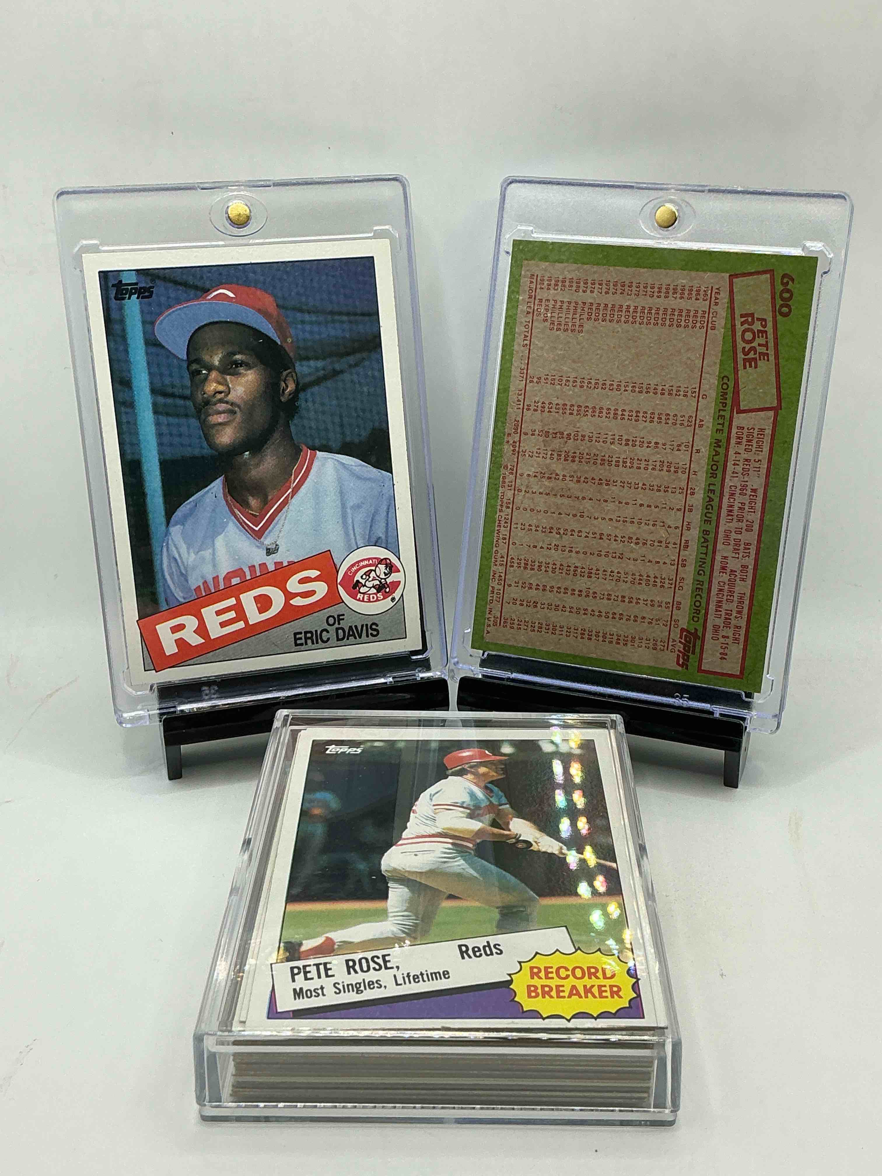 Condition photo showing New/Like New for 1985 reds topps baseball team set! vintage reds lot! pete rose, eric davis, dave concepción, jeff russell, jeff, russell, john franco, joe price, eddie milner, mario, soto, tony perez, ted power & more… cincinnati reds!