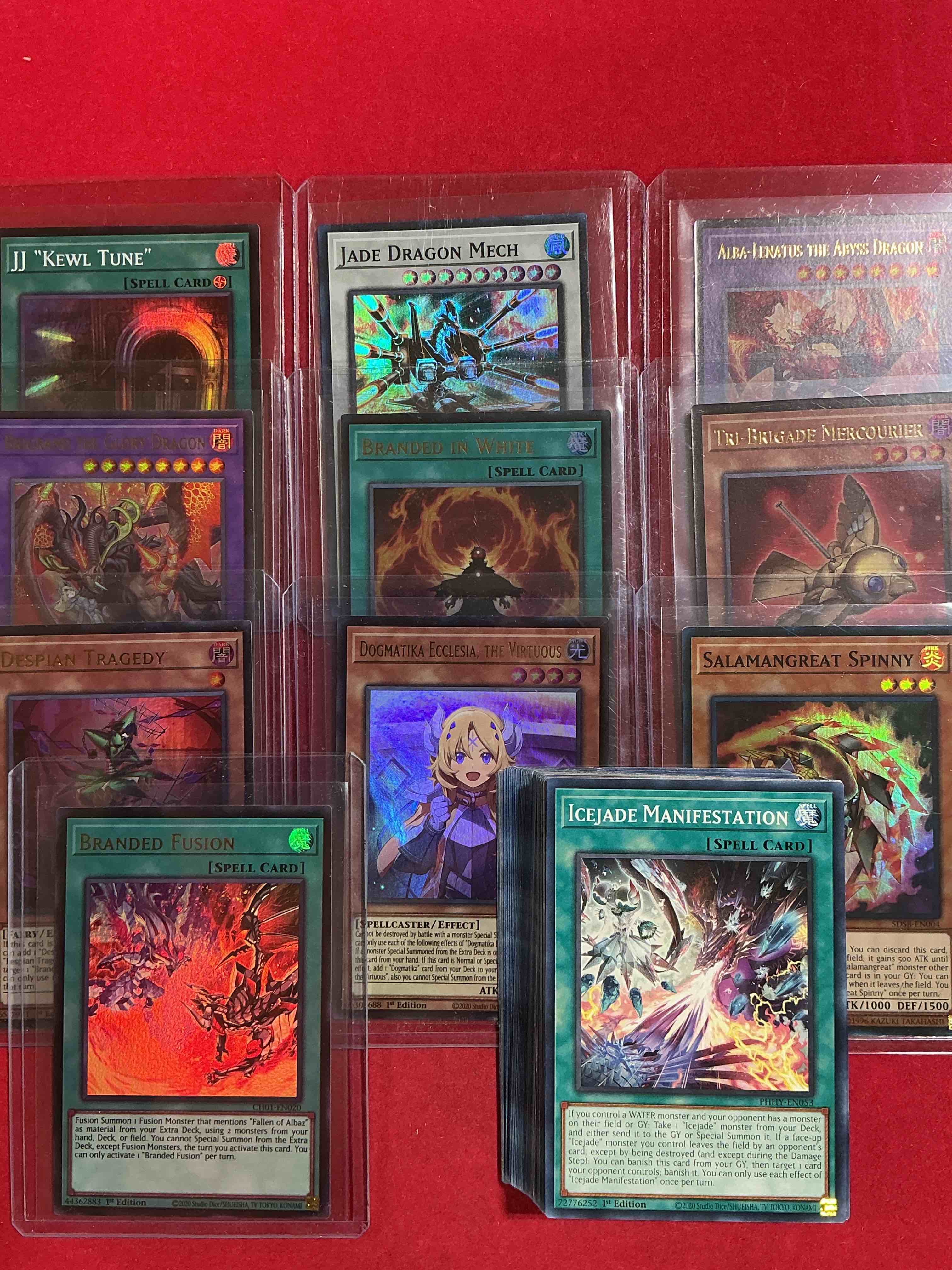 yu-gi-oh!! this 50 card lot includes 10 holographic cards along with 40 others! an excellent way to start or build to your collection! join the yu-gi-oh craze!