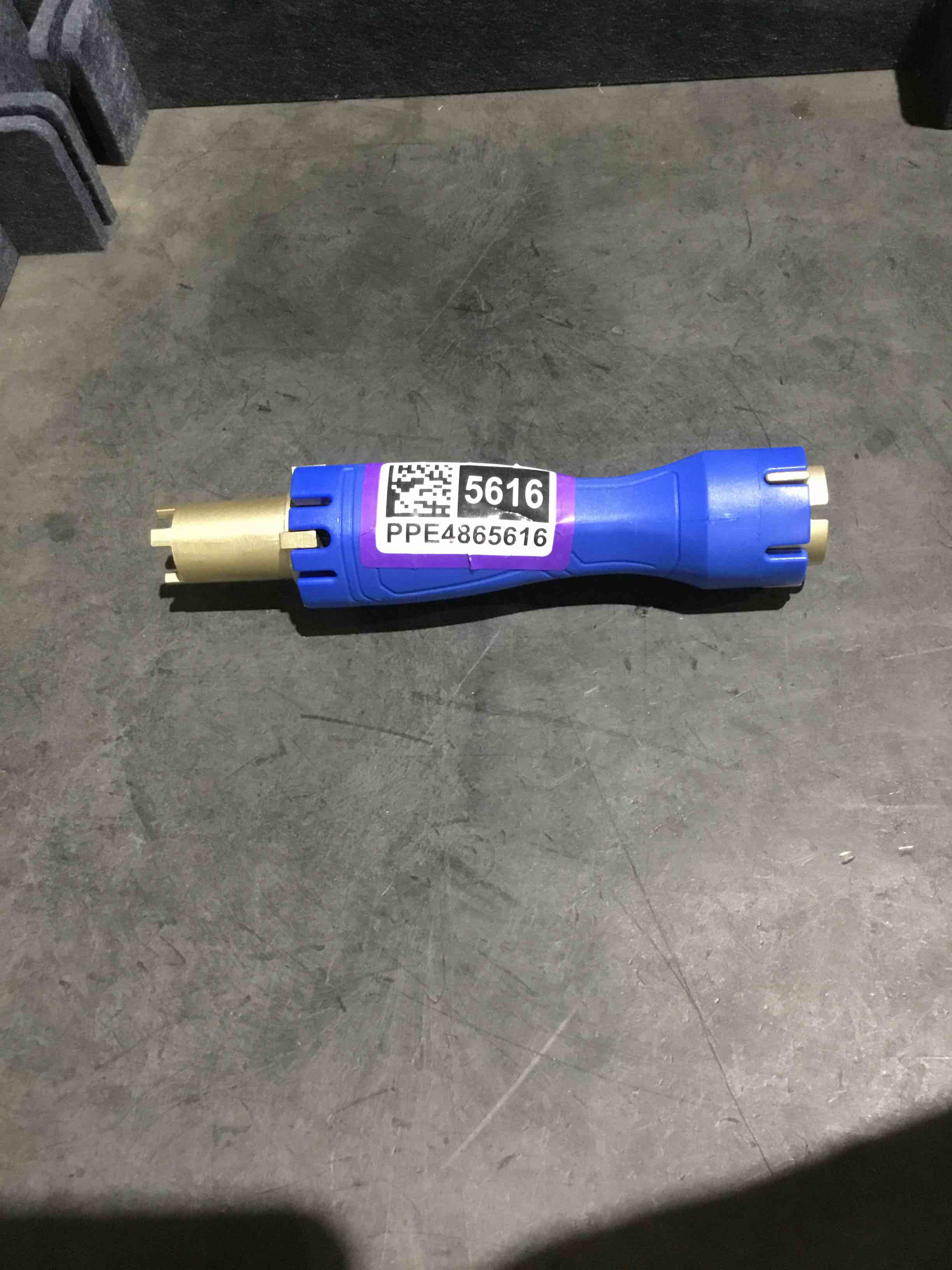 Condition photo showing Good Condition for kobalt faucet change-out tool