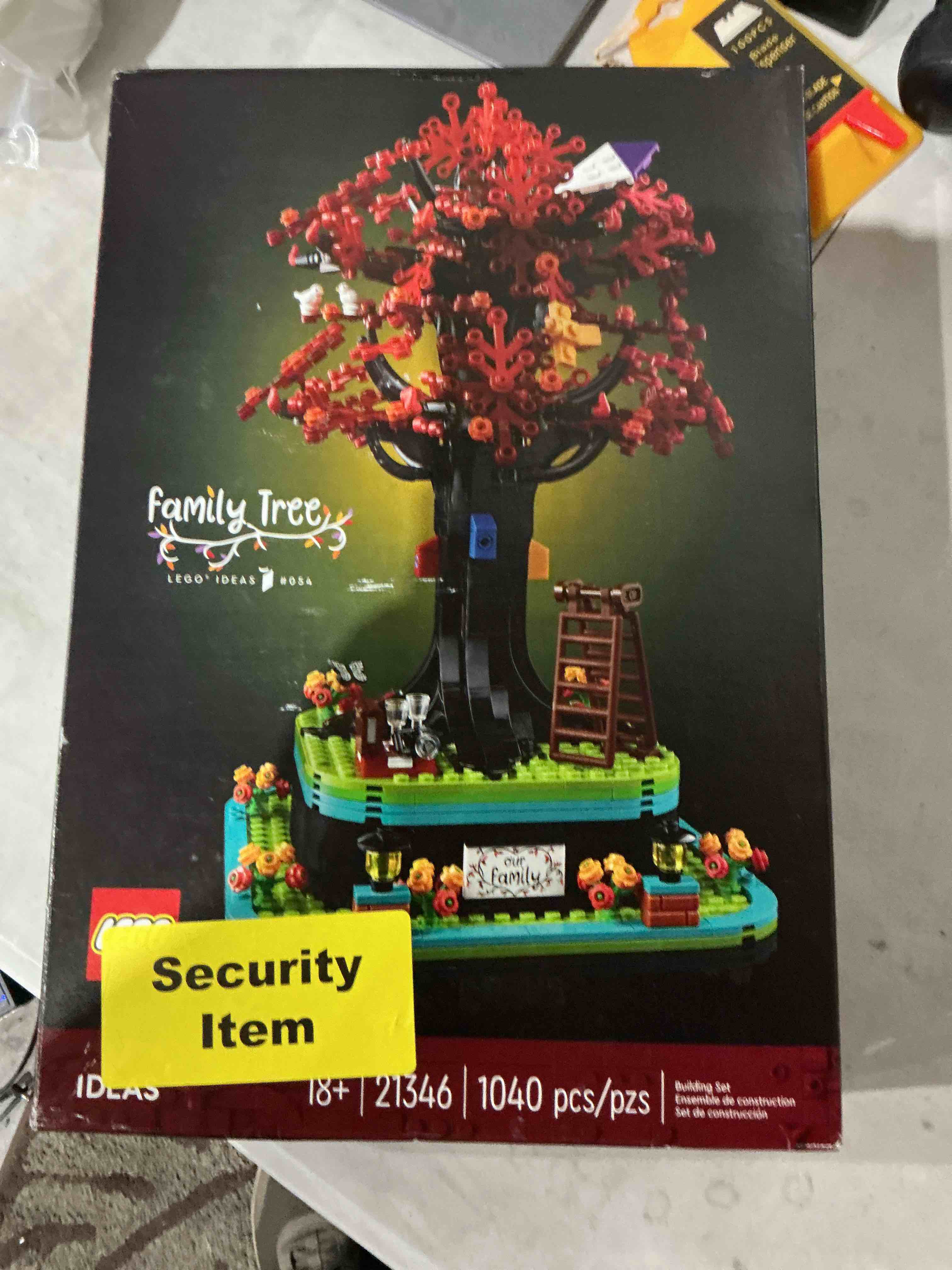 Condition photo showing New/Like New for lego 21346 idea, family tree, toy, present, birthday blocks, christmas, men, women, interior, fashionable, ornamental plants, fake green