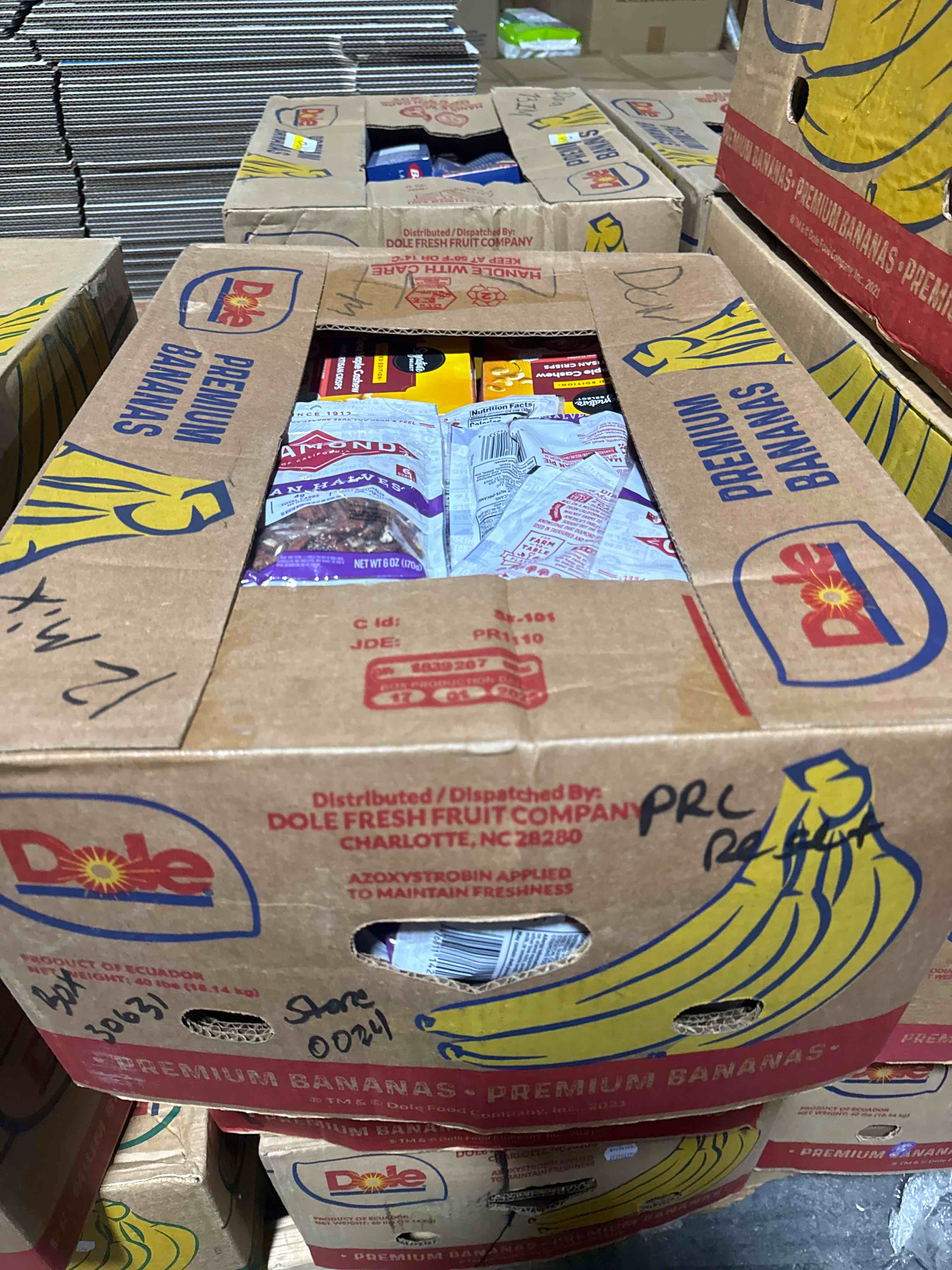 Condition photo showing Good Condition for box of assorted grocery products 