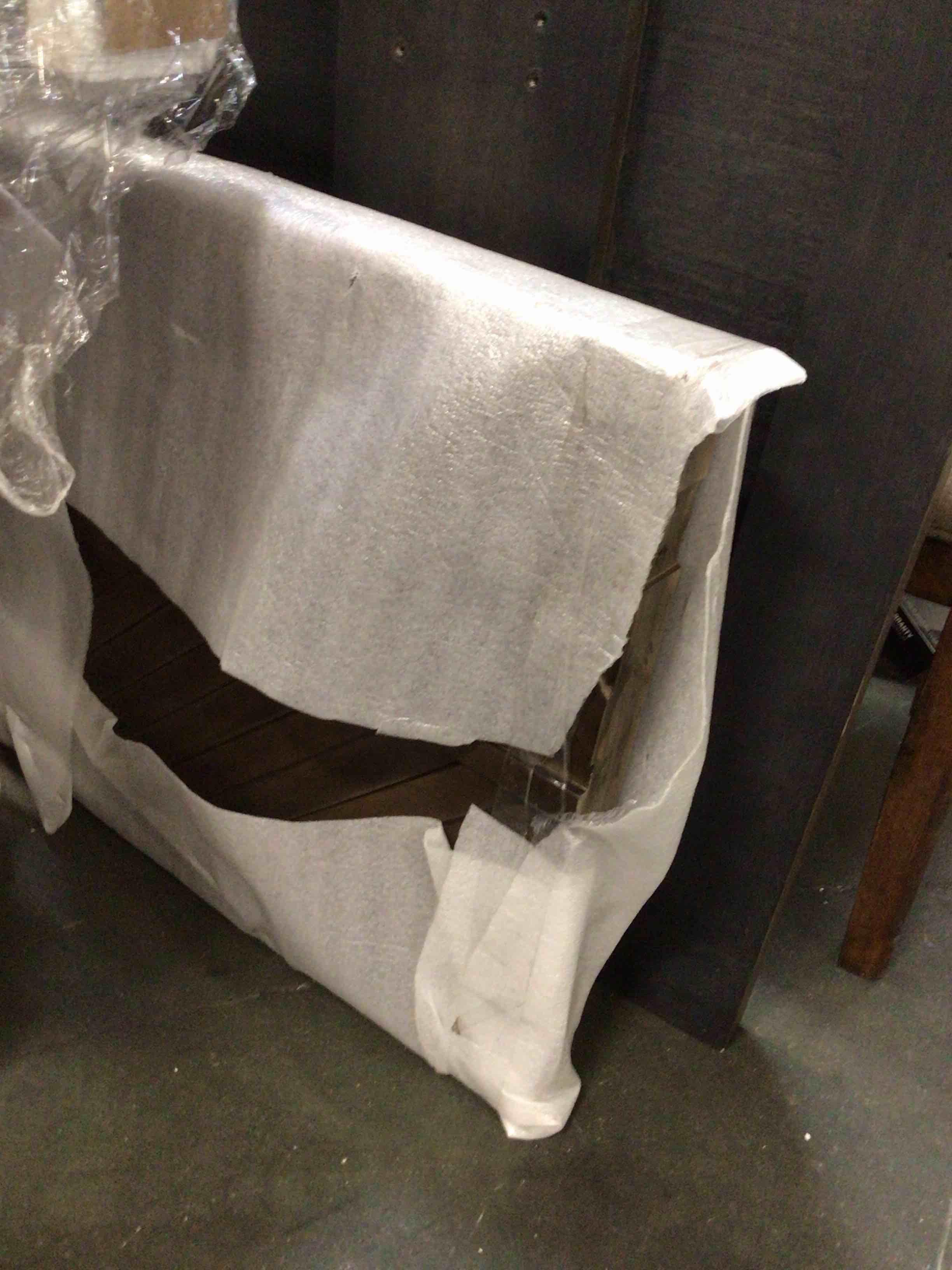 https://s3.amazonaws.com/lotting-images-prod/bidfta/PPE5062244_1781616209495.jpeg