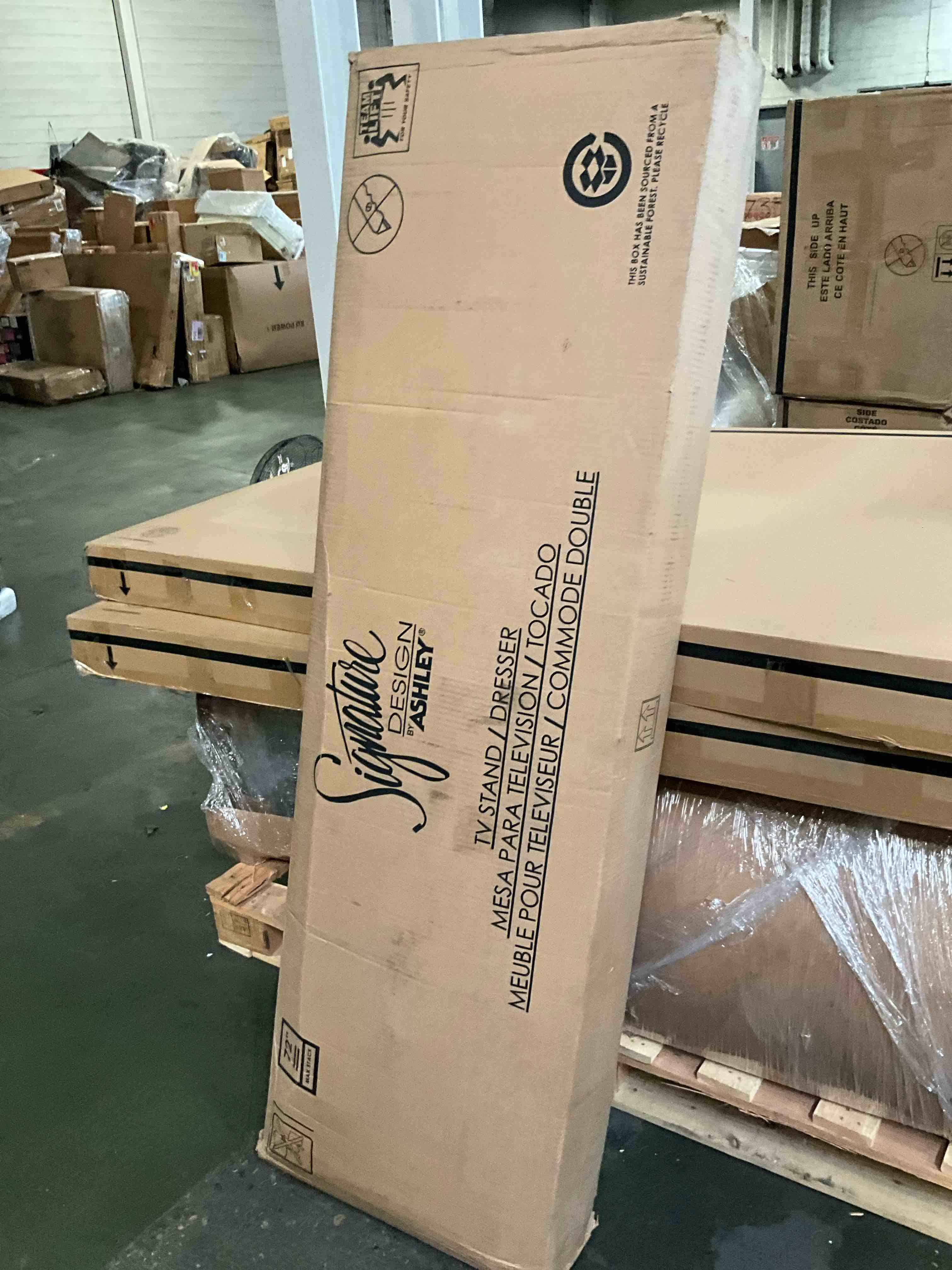https://s3.amazonaws.com/lotting-images-prod/bidfta/PPE5062259_1781026833599.jpeg