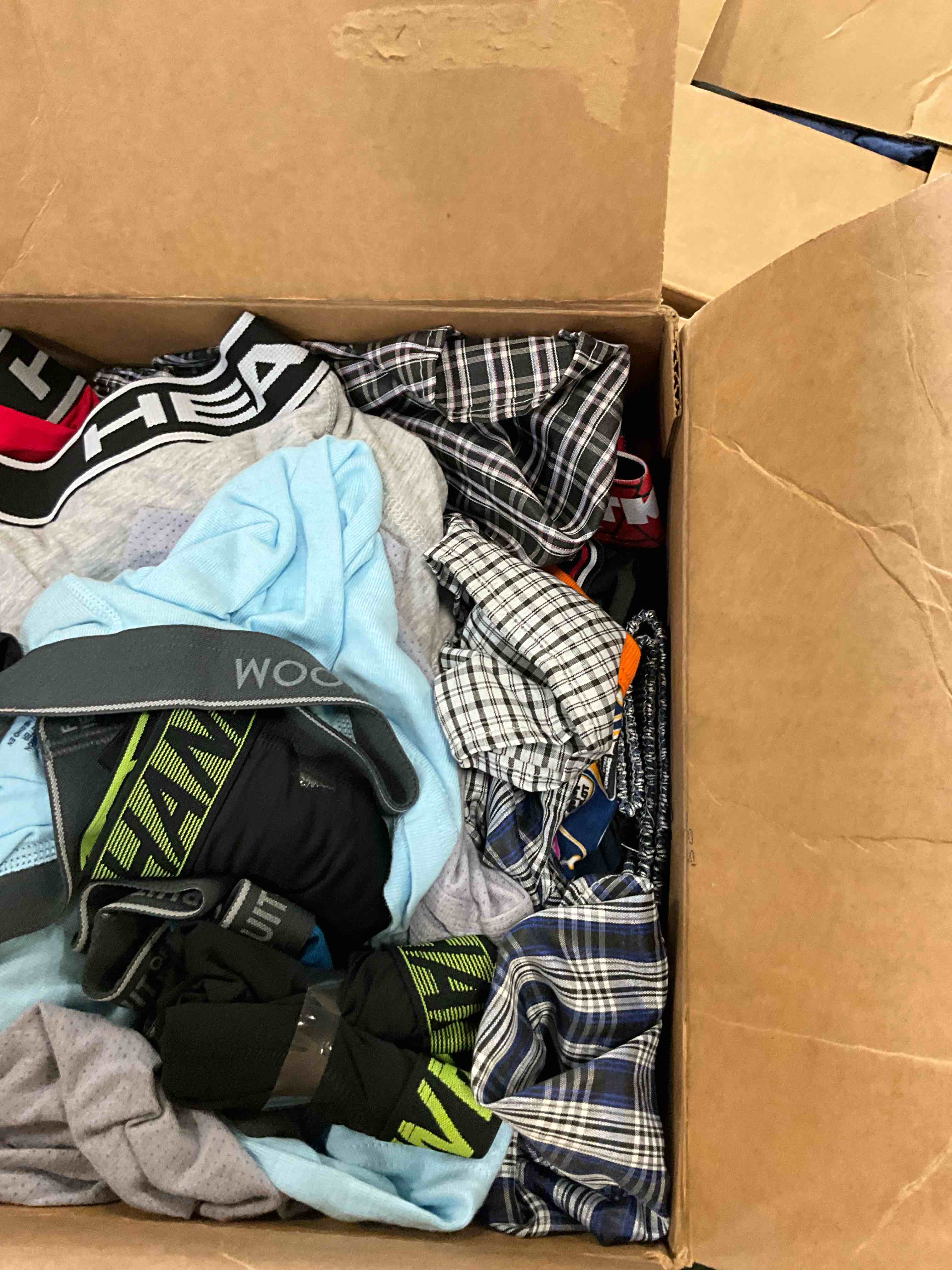 box lot of miscellaneous items 
