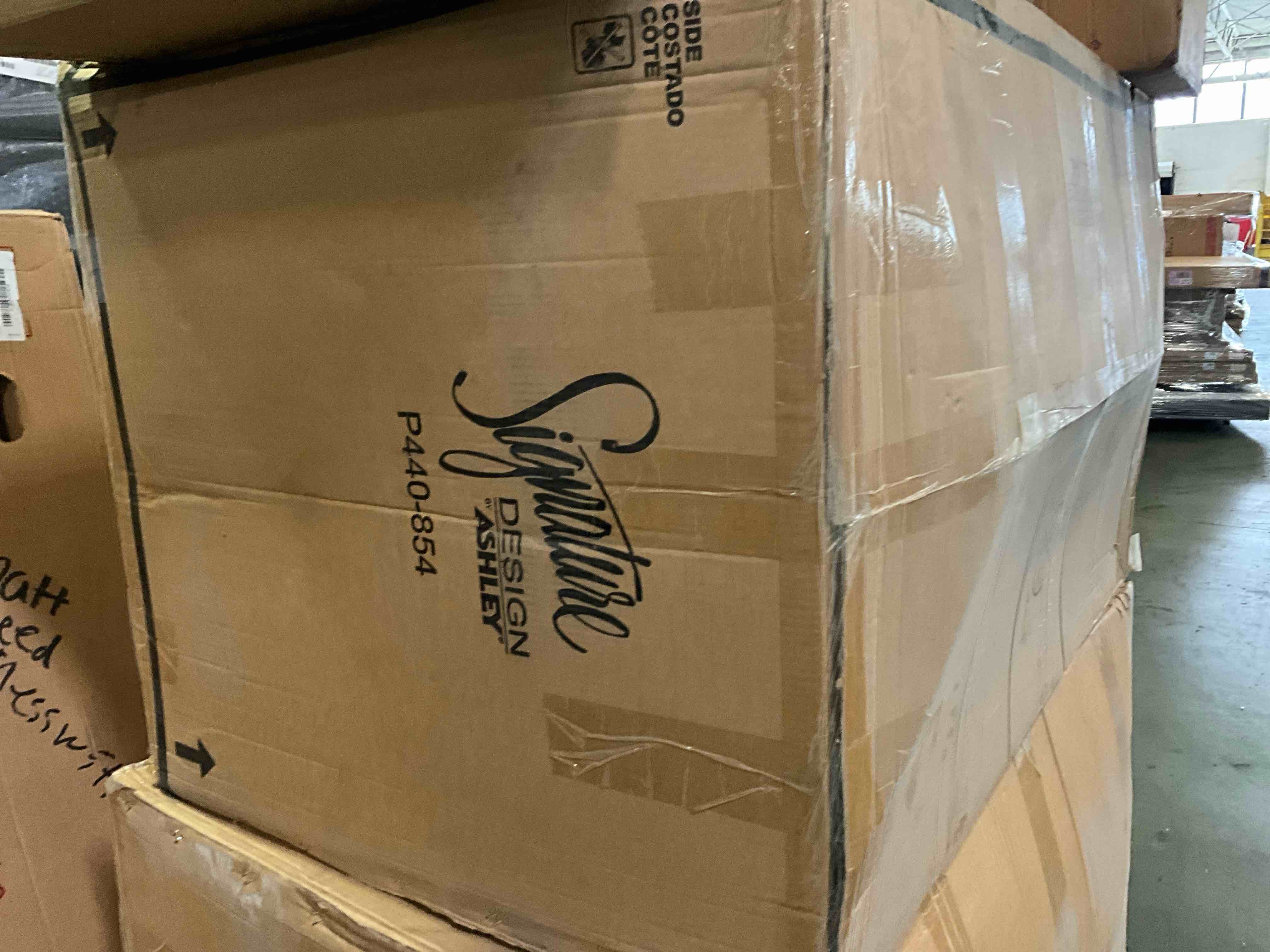 https://s3.amazonaws.com/lotting-images-prod/bidfta/PPE5063268_1782830495391.jpeg