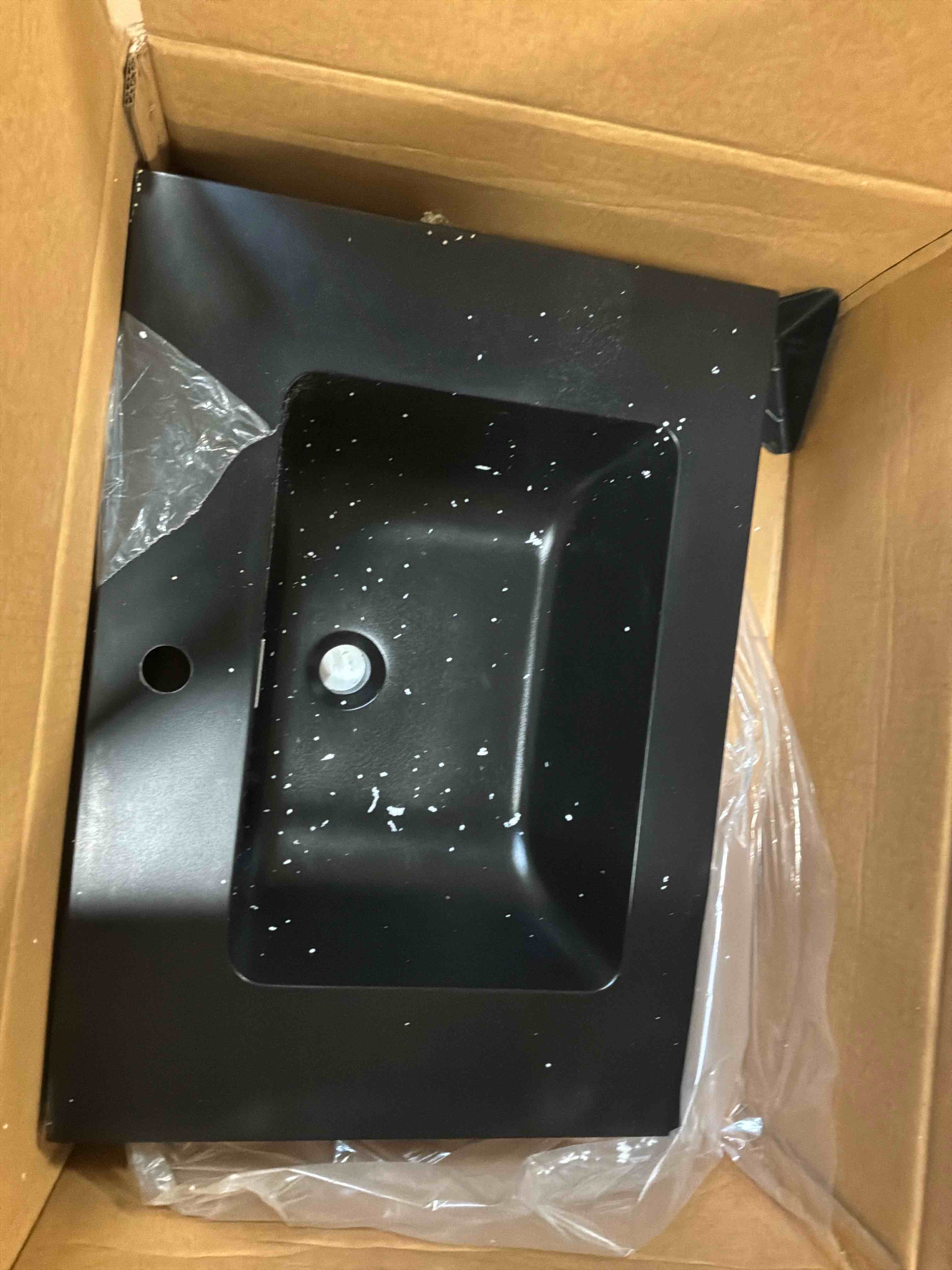 https://s3.amazonaws.com/lotting-images-prod/bidfta/PPE5064600_1789059416835.jpeg