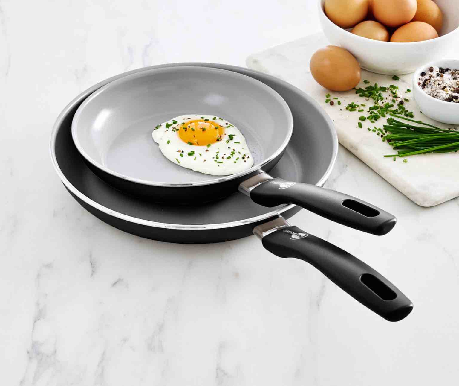 Condition photo showing New/Like New for greenpan dover 8” and 10” 2 piece frying pan skillet set, non-toxic pfas-free ceramic nonstick coating, sear saute fry egg omlete, dishwasher & oven safe, stay cool handle, easy pour rims, black