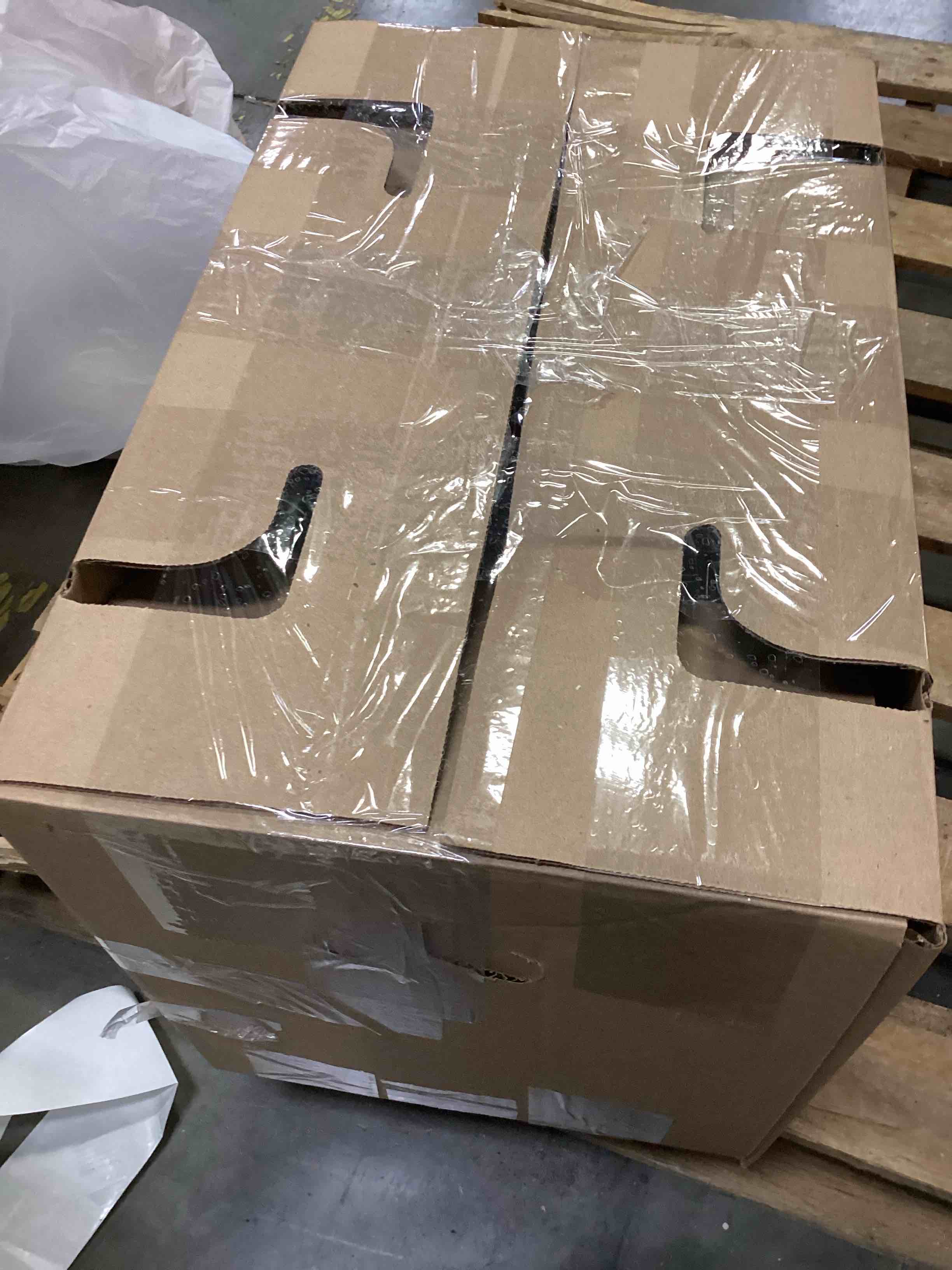 https://s3.amazonaws.com/lotting-images-prod/bidfta/PPE5080273_1777382553074.jpeg