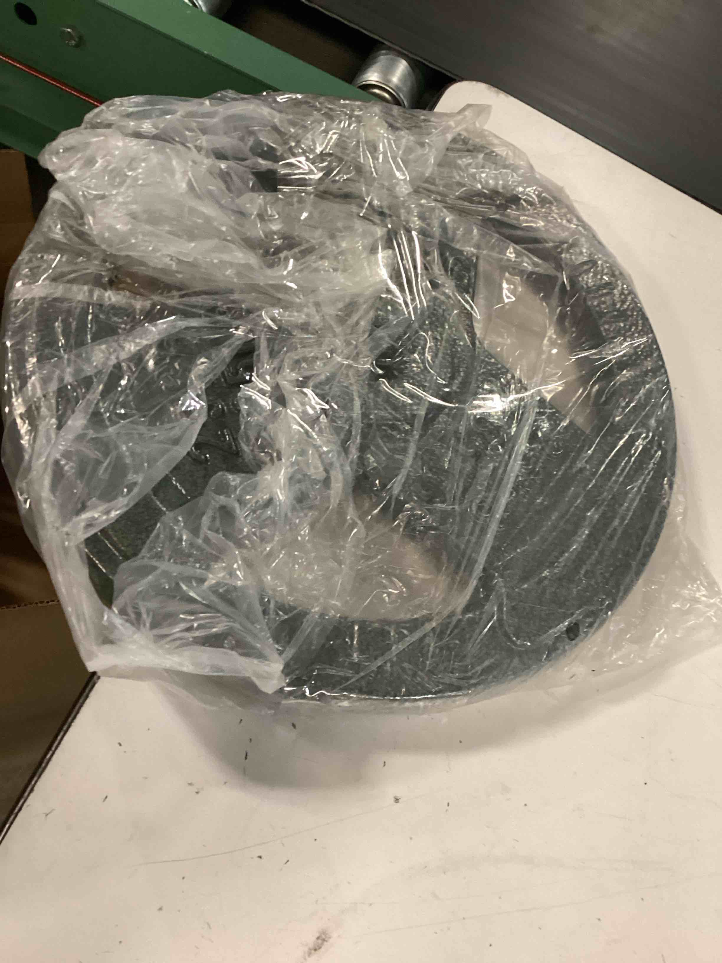 https://s3.amazonaws.com/lotting-images-prod/bidfta/PPE5088327_1778169678312.jpeg