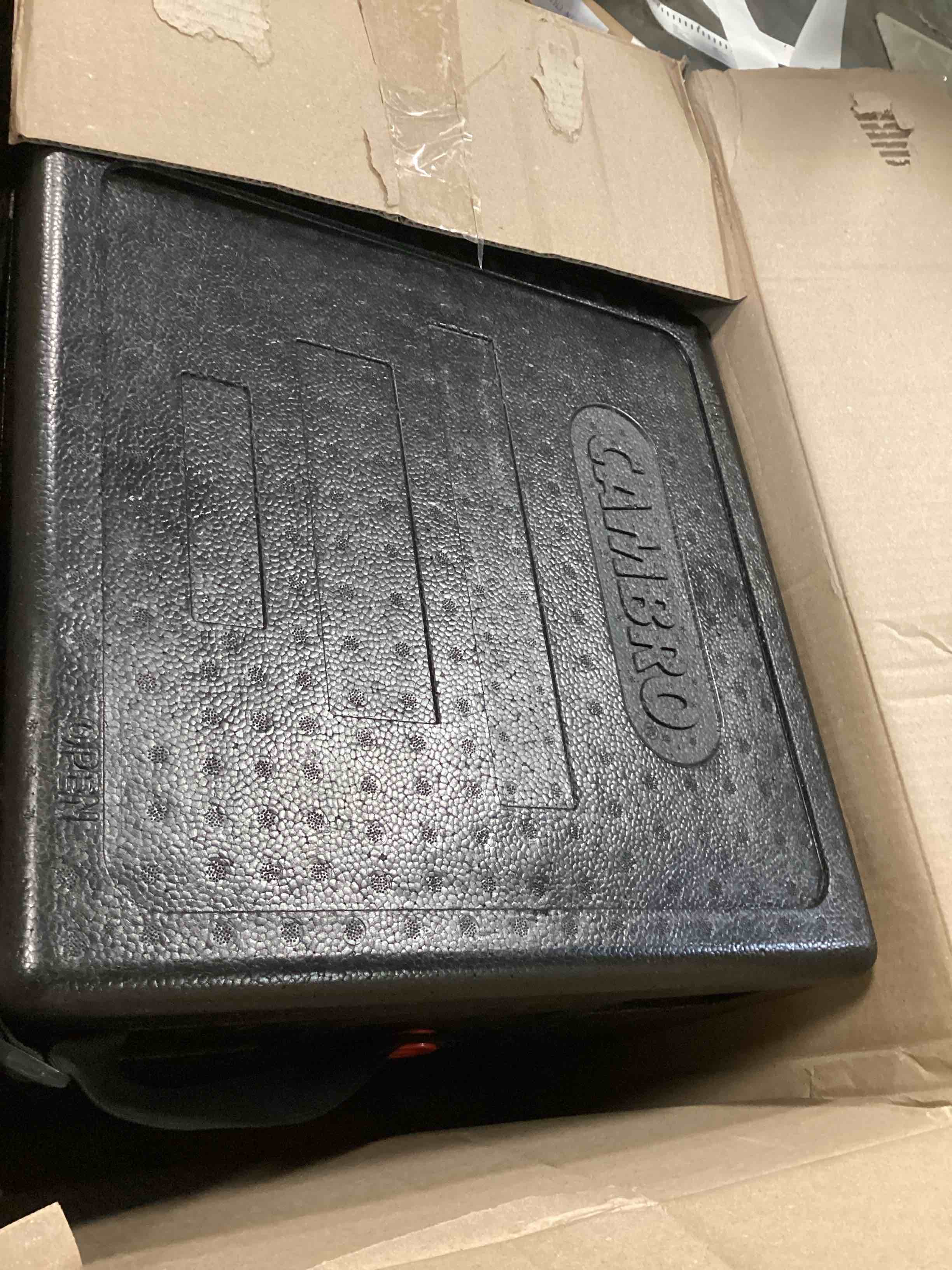 Condition photo showing Good Condition for cambro epp280wstsw110 cam gobox top loading insulated food carrier w/ strap
