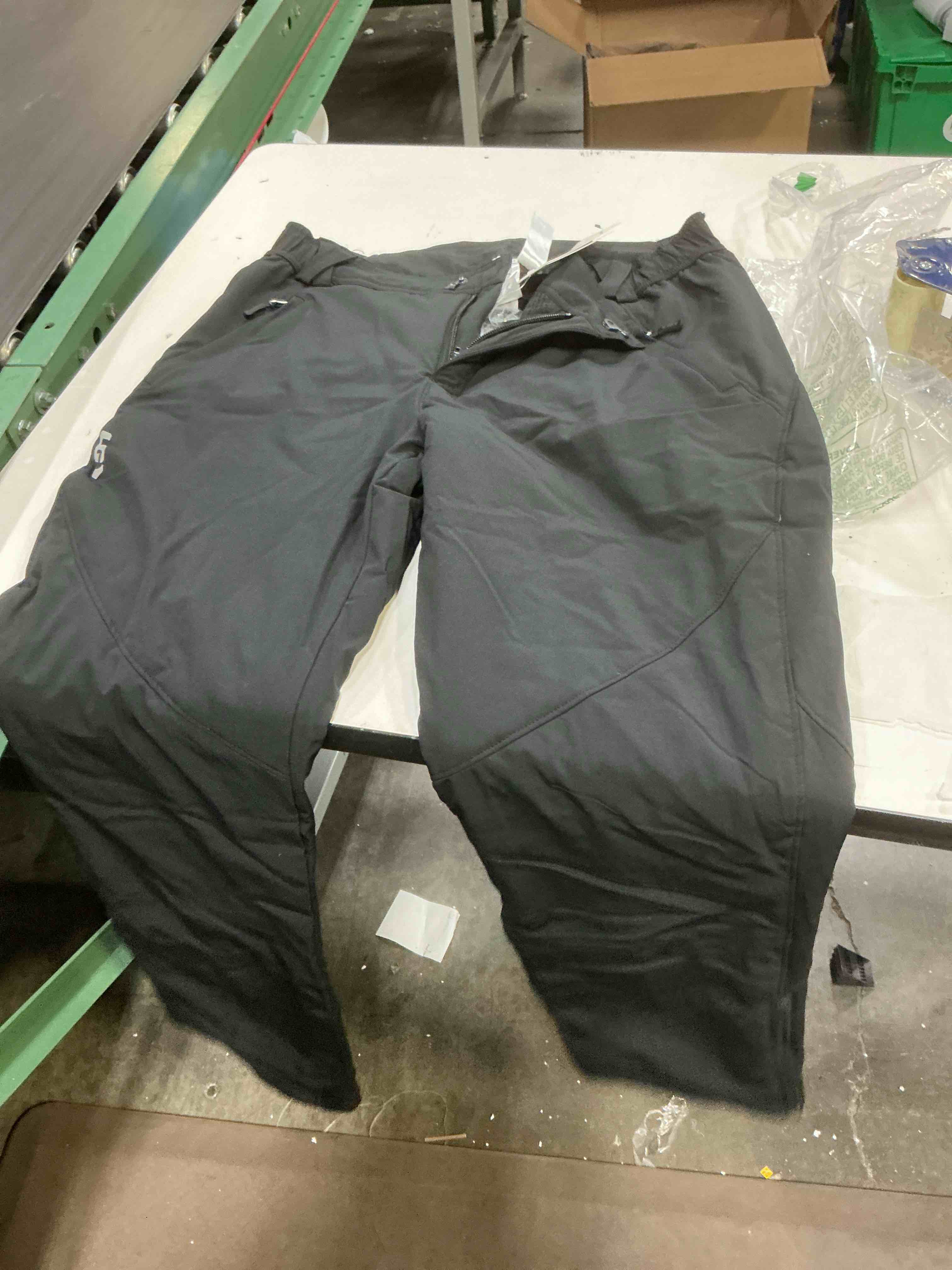 Condition photo showing Good Condition for louis garneau women's variant pant large 