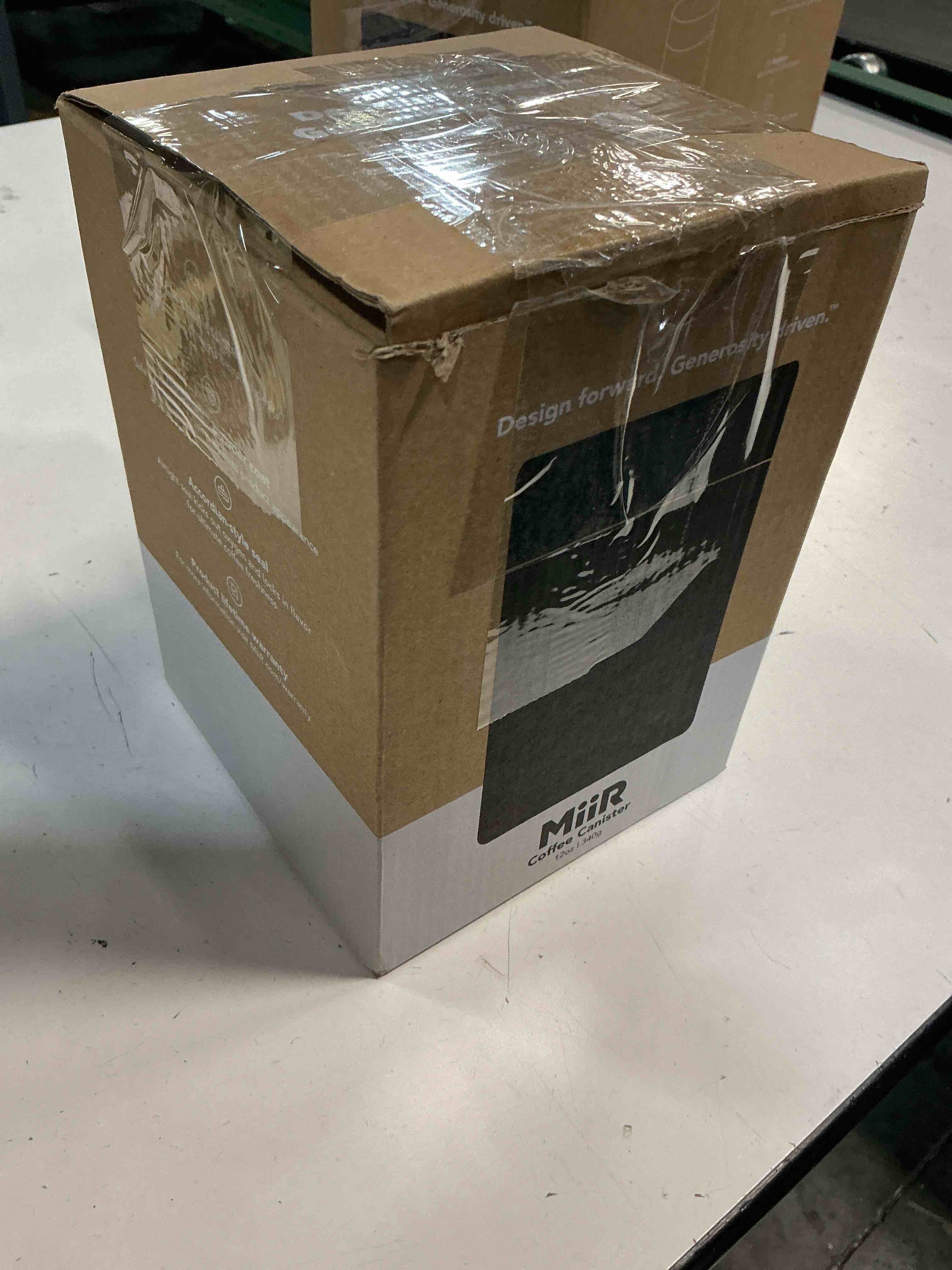 https://s3.amazonaws.com/lotting-images-prod/bidfta/PPE5093866_1777316928355.jpeg