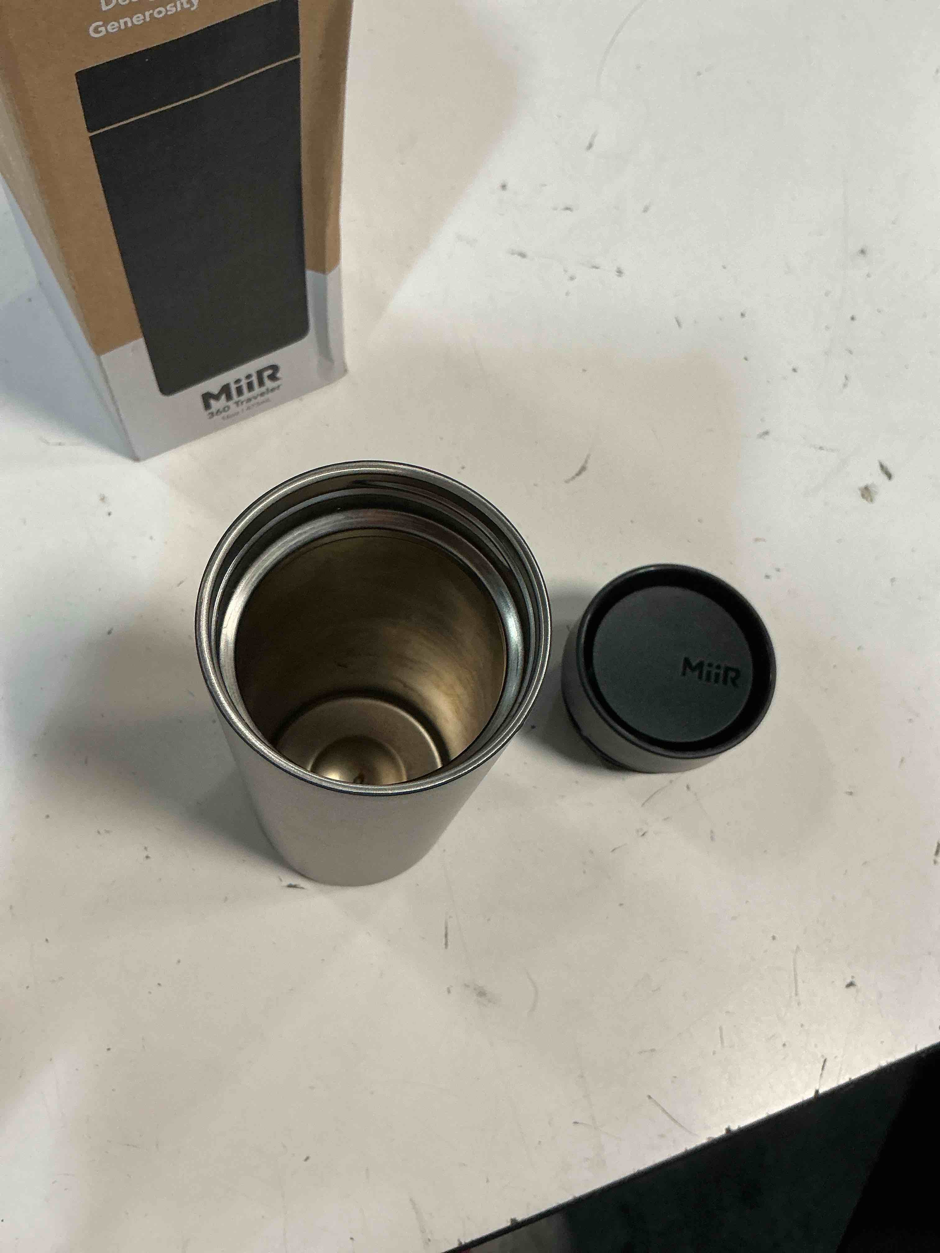 https://s3.amazonaws.com/lotting-images-prod/bidfta/PPE5093901_1777319613116.jpeg
