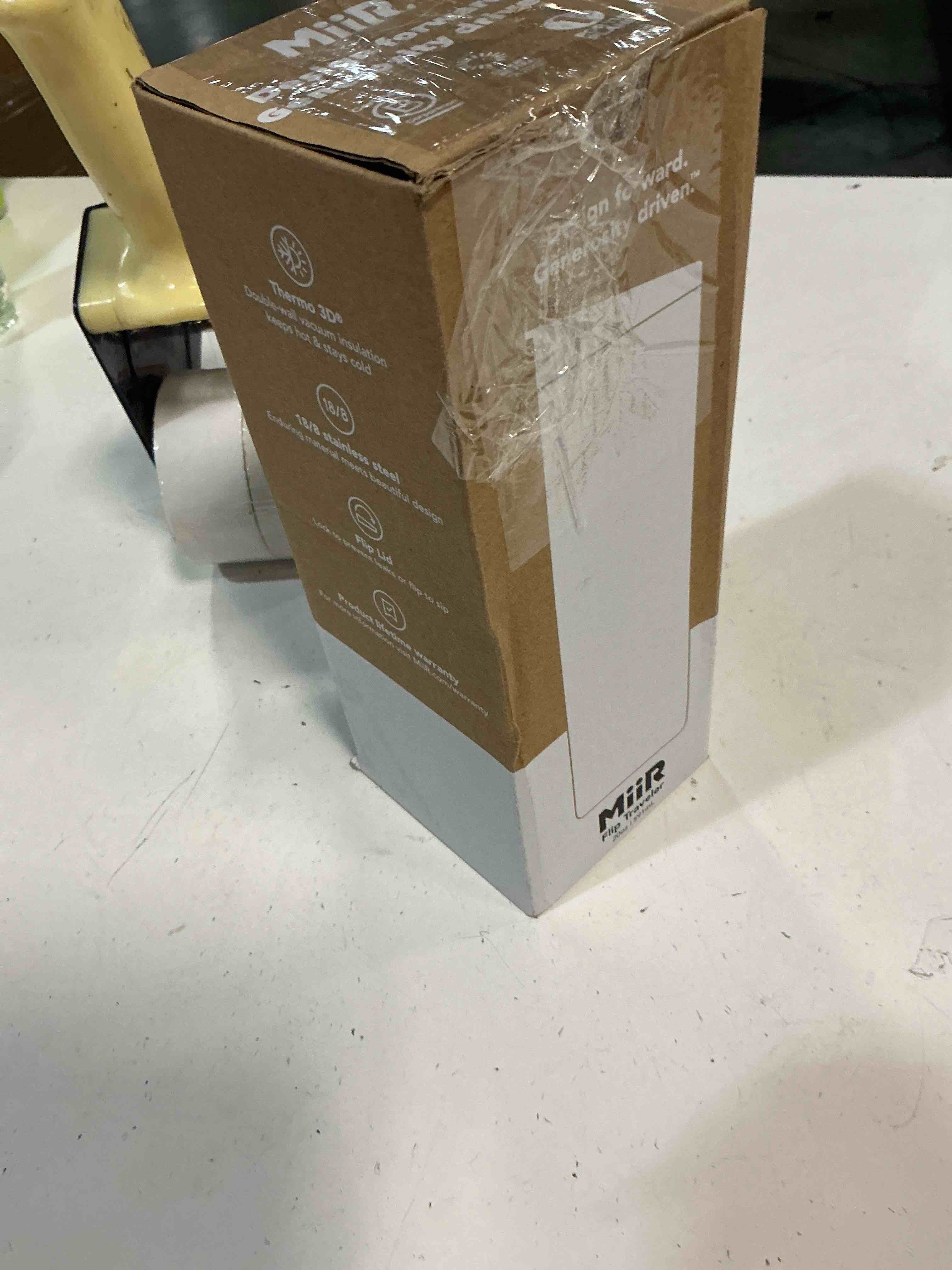 https://s3.amazonaws.com/lotting-images-prod/bidfta/PPE5093915_1777320516641.jpeg